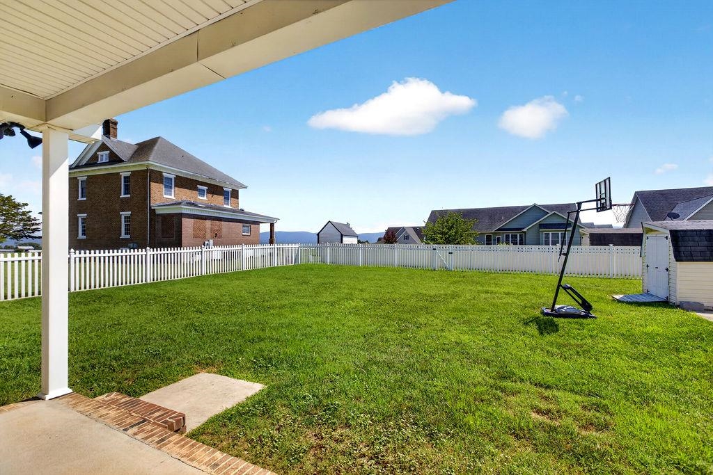 14 OLD OAK DR, STUARTS DRAFT, Virginia 24477, 3 Bedrooms Bedrooms, ,2 BathroomsBathrooms,Residential,14 OLD OAK DR,677867 MLS # 677867