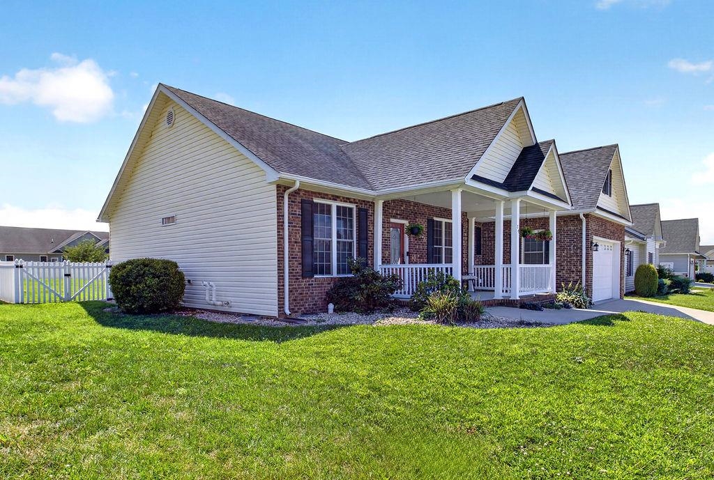 14 OLD OAK DR, STUARTS DRAFT, Virginia 24477, 3 Bedrooms Bedrooms, ,2 BathroomsBathrooms,Residential,14 OLD OAK DR,677867 MLS # 677867
