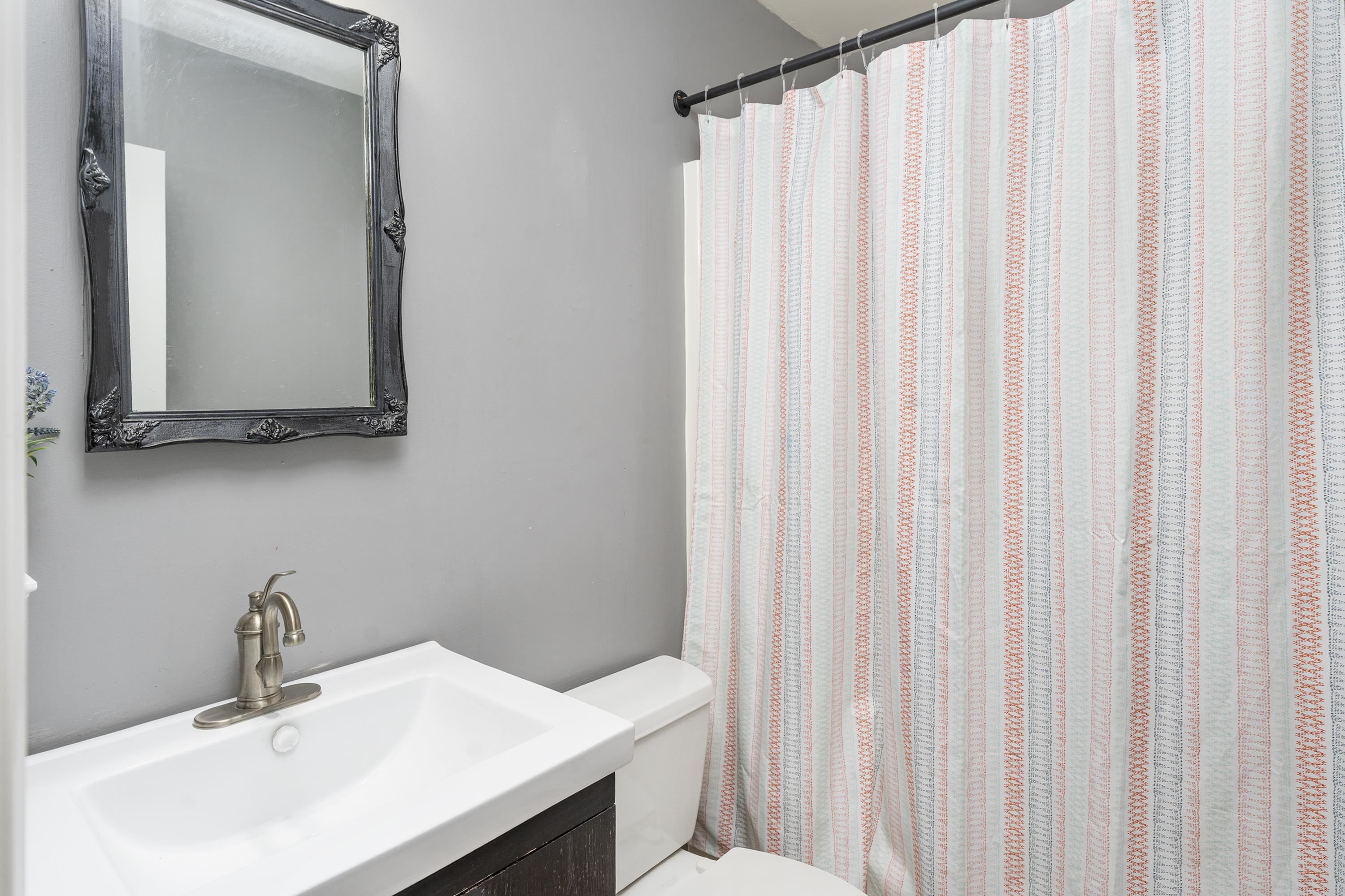 8701 LACEY HEIGHTS AVE, ROCKINGHAM, Virginia 22802, 4 Bedrooms Bedrooms, ,2 BathroomsBathrooms,Residential,8701 LACEY HEIGHTS AVE,680917 MLS # 680917