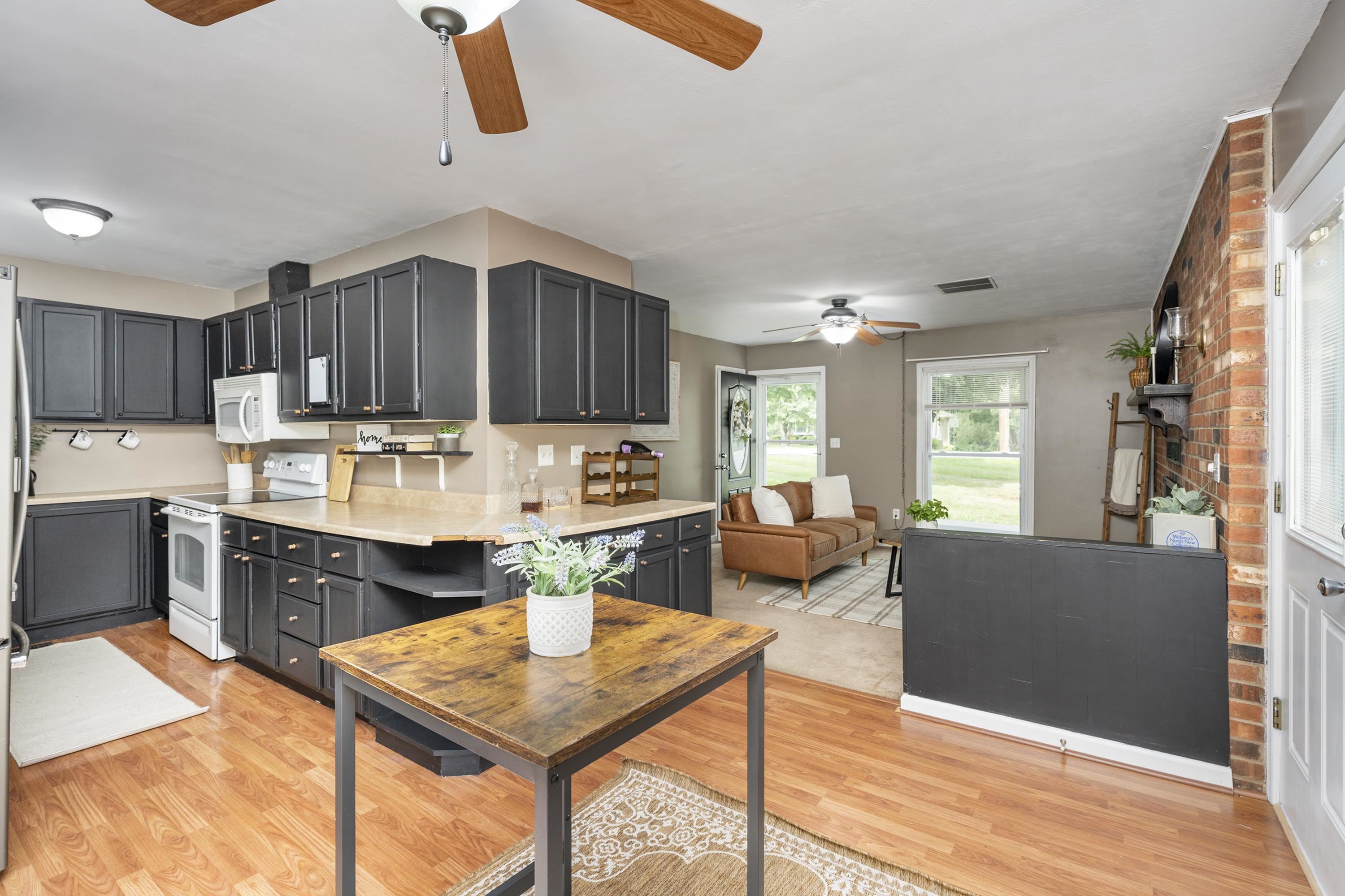 8701 LACEY HEIGHTS AVE, ROCKINGHAM, Virginia 22802, 4 Bedrooms Bedrooms, ,2 BathroomsBathrooms,Residential,8701 LACEY HEIGHTS AVE,680917 MLS # 680917