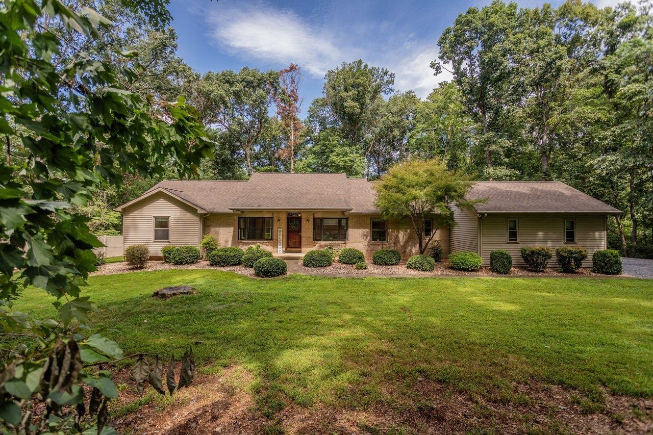 55 BURKES MILL RD, WEYERS CAVE, Virginia 24486, 3 Bedrooms Bedrooms, ,2 BathroomsBathrooms,Residential,55 BURKES MILL RD,680919 MLS # 680919 55 BURKES MILL RD, WEYERS CAVE, Virginia 24486, 3 Bedrooms Bedrooms, ,2 BathroomsBathrooms,Residential,55 BURKES MILL RD,680919 MLS # 680919