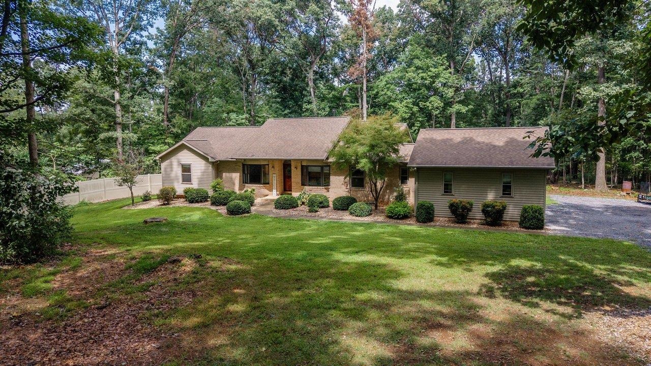 55 BURKES MILL RD, WEYERS CAVE, Virginia 24486, 3 Bedrooms Bedrooms, ,2 BathroomsBathrooms,Residential,55 BURKES MILL RD,680919 MLS # 680919 55 BURKES MILL RD, WEYERS CAVE, Virginia 24486, 3 Bedrooms Bedrooms, ,2 BathroomsBathrooms,Residential,55 BURKES MILL RD,680919 MLS # 680919