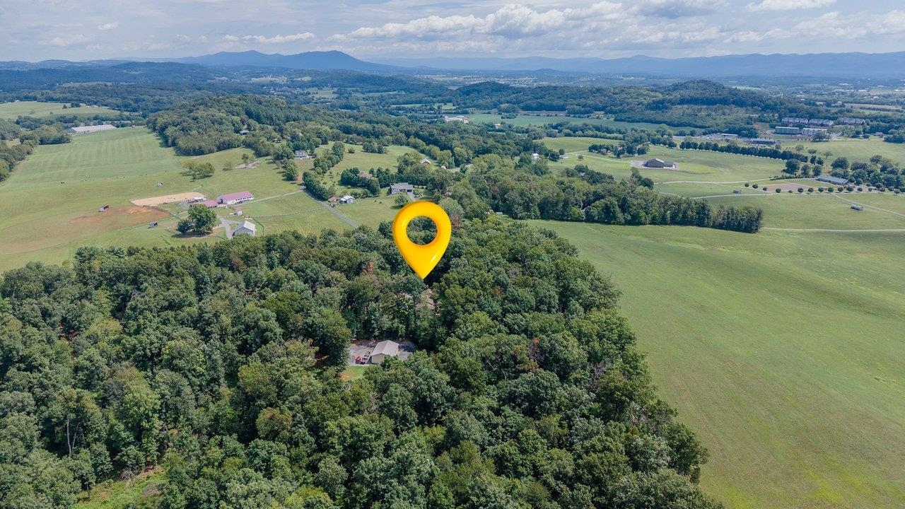 55 BURKES MILL RD, WEYERS CAVE, Virginia 24486, 3 Bedrooms Bedrooms, ,2 BathroomsBathrooms,Residential,55 BURKES MILL RD,680919 MLS # 680919 55 BURKES MILL RD, WEYERS CAVE, Virginia 24486, 3 Bedrooms Bedrooms, ,2 BathroomsBathrooms,Residential,55 BURKES MILL RD,680919 MLS # 680919