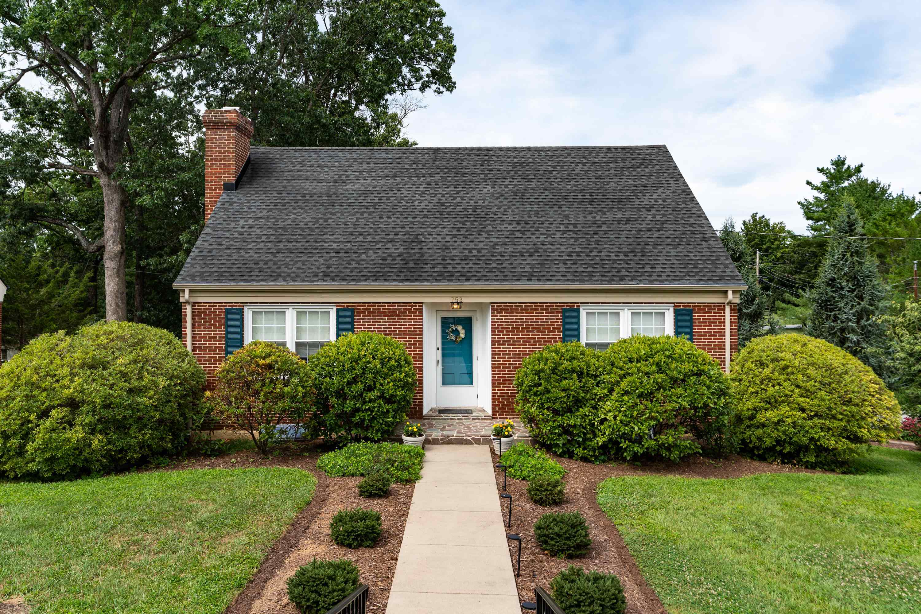 753 HILLCREST DR, STAUNTON, Virginia 24401, 4 Bedrooms Bedrooms, ,2 BathroomsBathrooms,Residential,753 HILLCREST DR,680925 MLS # 680925 753 HILLCREST DR, STAUNTON, Virginia 24401, 4 Bedrooms Bedrooms, ,2 BathroomsBathrooms,Residential,753 HILLCREST DR,680925 MLS # 680925
