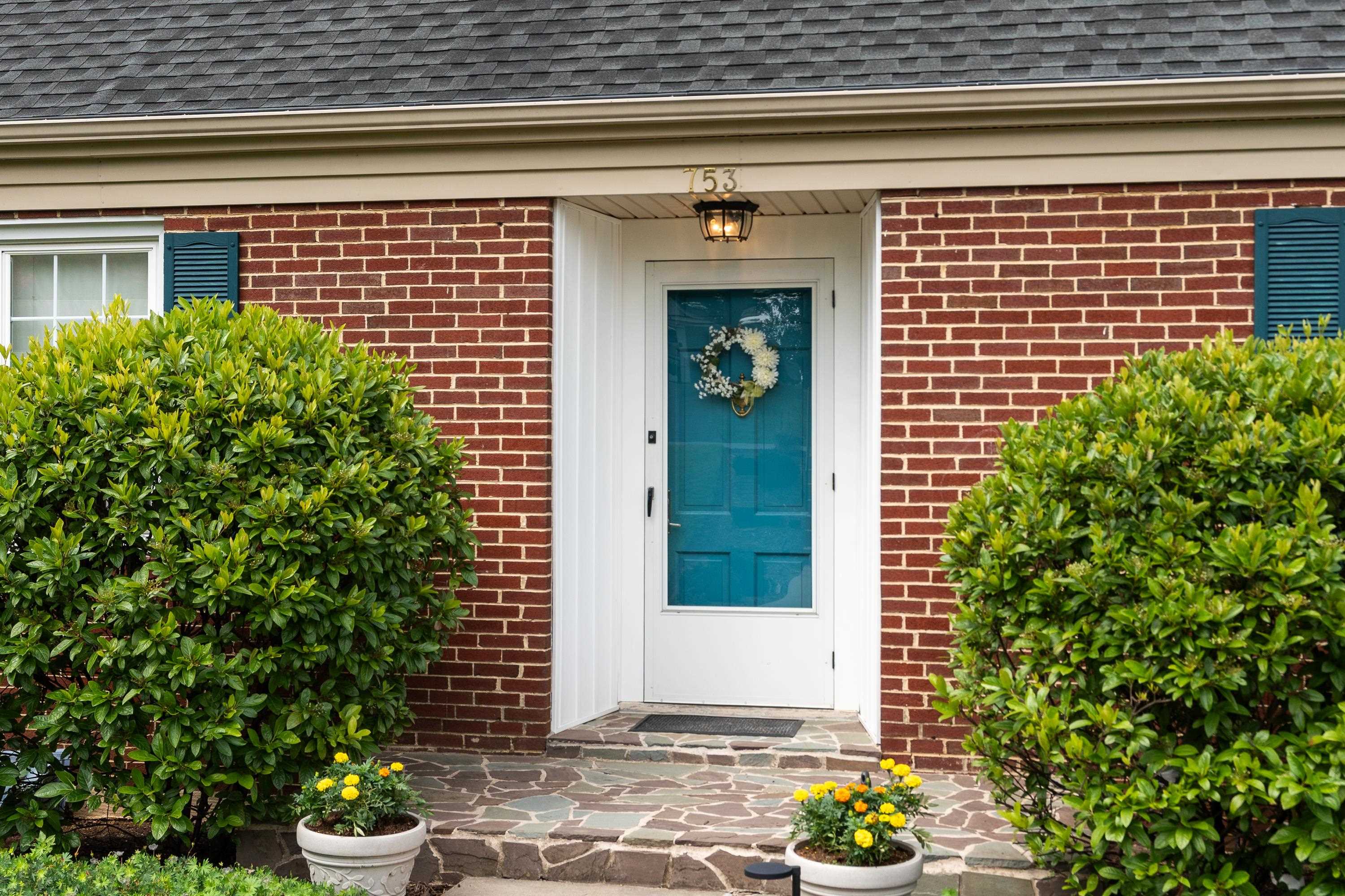 753 HILLCREST DR, STAUNTON, Virginia 24401, 4 Bedrooms Bedrooms, ,2 BathroomsBathrooms,Residential,753 HILLCREST DR,680925 MLS # 680925 753 HILLCREST DR, STAUNTON, Virginia 24401, 4 Bedrooms Bedrooms, ,2 BathroomsBathrooms,Residential,753 HILLCREST DR,680925 MLS # 680925