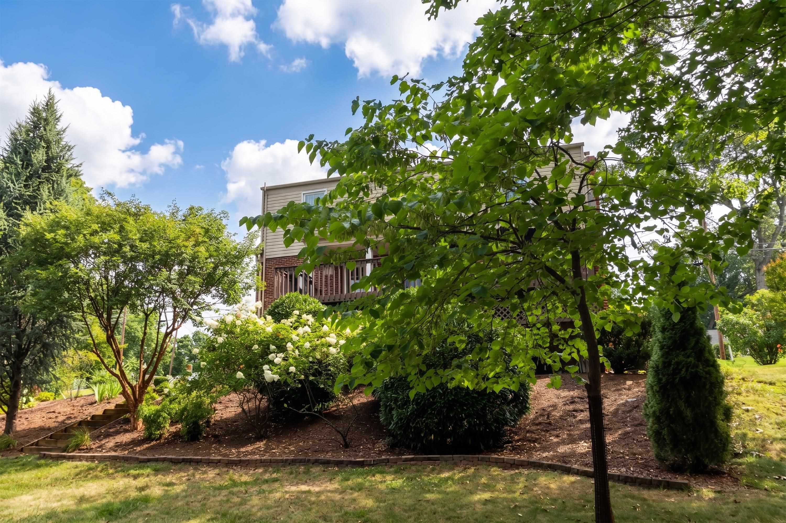 753 HILLCREST DR, STAUNTON, Virginia 24401, 4 Bedrooms Bedrooms, ,2 BathroomsBathrooms,Residential,753 HILLCREST DR,680925 MLS # 680925 753 HILLCREST DR, STAUNTON, Virginia 24401, 4 Bedrooms Bedrooms, ,2 BathroomsBathrooms,Residential,753 HILLCREST DR,680925 MLS # 680925