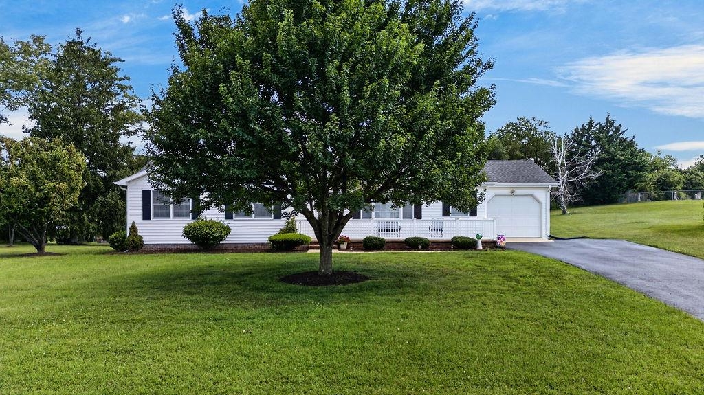 24 WARREN CIR, FISHERSVILLE, Virginia 22939, 3 Bedrooms Bedrooms, ,2 BathroomsBathrooms,Residential,24 WARREN CIR,680929 MLS # 680929 24 WARREN CIR, FISHERSVILLE, Virginia 22939, 3 Bedrooms Bedrooms, ,2 BathroomsBathrooms,Residential,24 WARREN CIR,680929 MLS # 680929