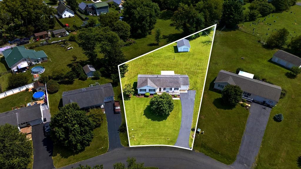 24 WARREN CIR, FISHERSVILLE, Virginia 22939, 3 Bedrooms Bedrooms, ,2 BathroomsBathrooms,Residential,24 WARREN CIR,680929 MLS # 680929 24 WARREN CIR, FISHERSVILLE, Virginia 22939, 3 Bedrooms Bedrooms, ,2 BathroomsBathrooms,Residential,24 WARREN CIR,680929 MLS # 680929