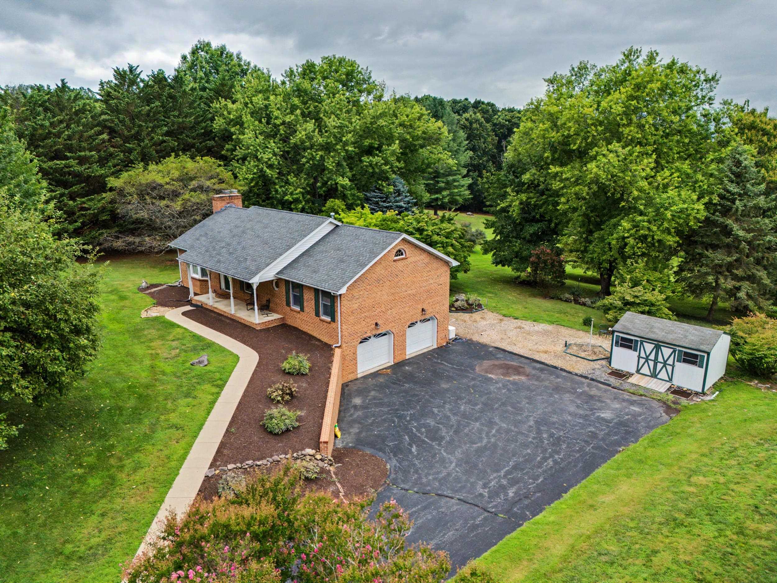 317 BALDWIN LN, STAUNTON, Virginia 24401, 3 Bedrooms Bedrooms, ,3 BathroomsBathrooms,Residential,317 BALDWIN LN,680942 MLS # 680942