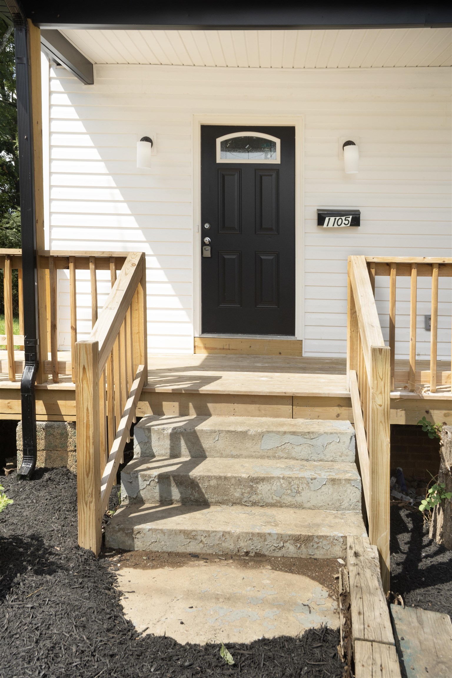 1105 W JOHNSON ST, STAUNTON, Virginia 24401, 3 Bedrooms Bedrooms, ,2 BathroomsBathrooms,Residential,1105 W JOHNSON ST,680943 MLS # 680943