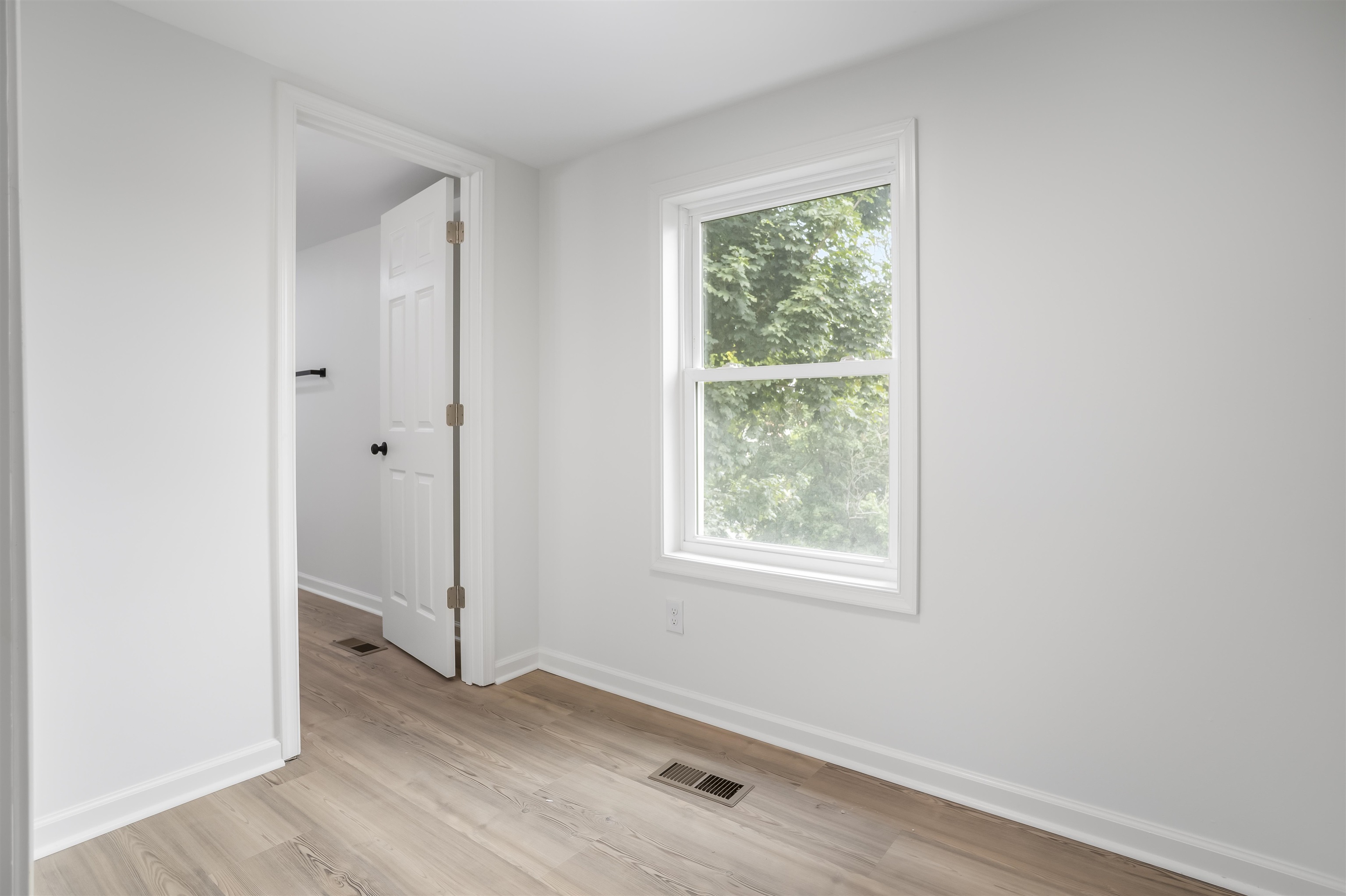 1105 W JOHNSON ST, STAUNTON, Virginia 24401, 3 Bedrooms Bedrooms, ,2 BathroomsBathrooms,Residential,1105 W JOHNSON ST,680943 MLS # 680943