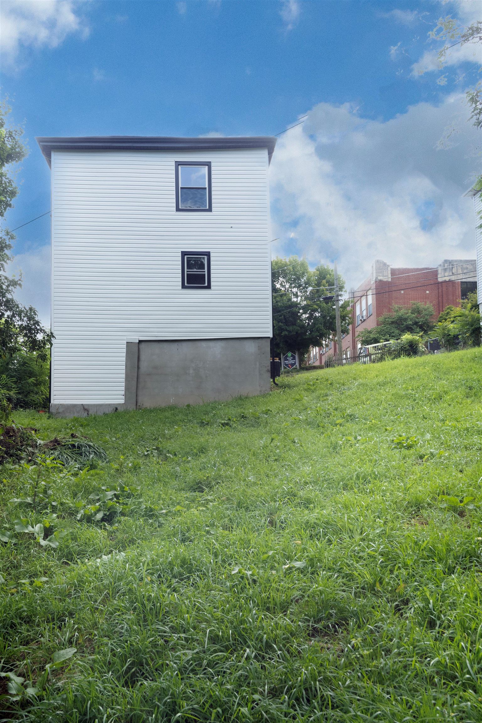 1105 W JOHNSON ST, STAUNTON, Virginia 24401, 3 Bedrooms Bedrooms, ,2 BathroomsBathrooms,Residential,1105 W JOHNSON ST,680943 MLS # 680943