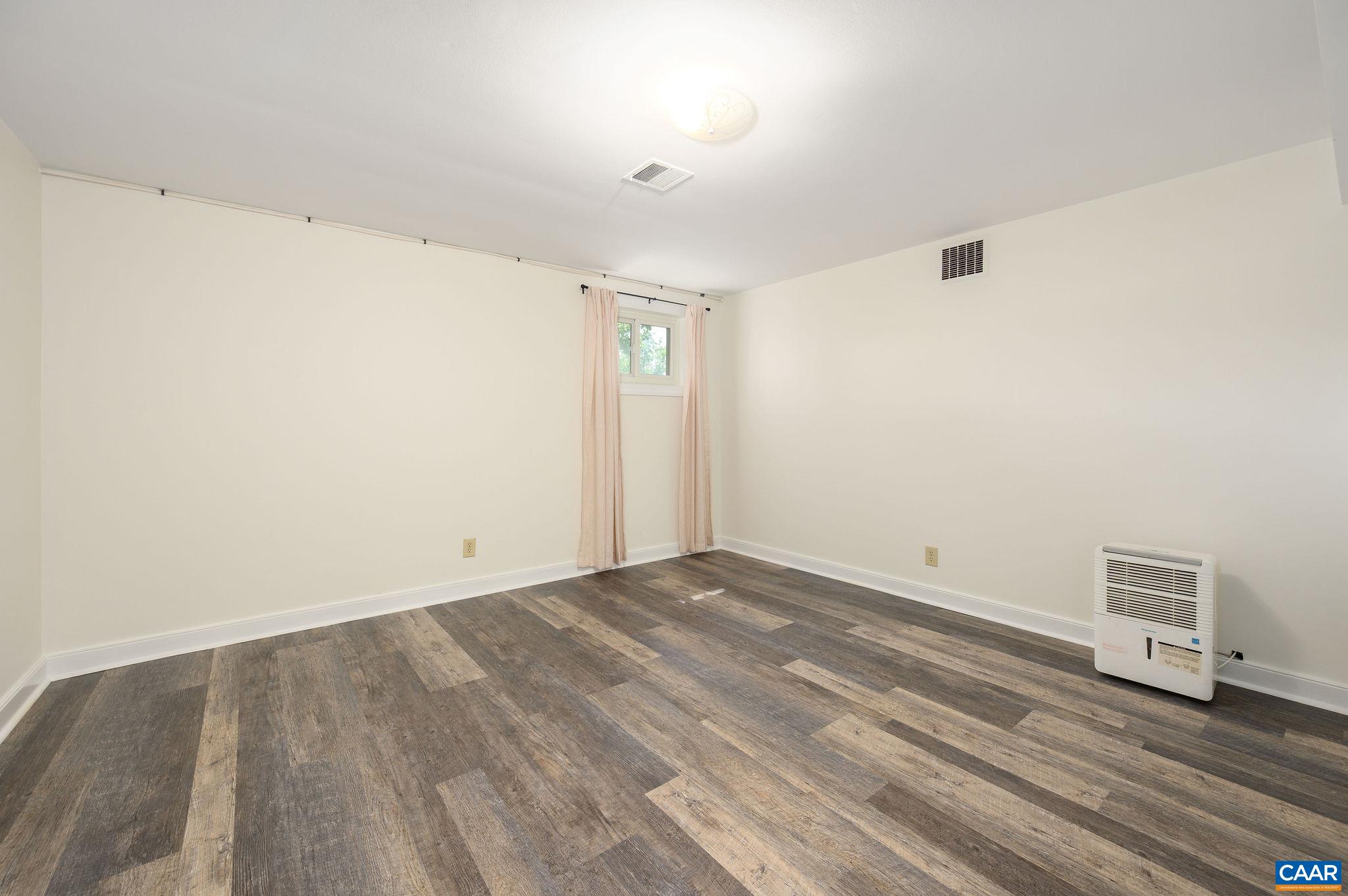 1003 ELLIOTT AVE, CHARLOTTESVILLE, Virginia 22902, 5 Bedrooms Bedrooms, ,2 BathroomsBathrooms,Residential,R-B Zone with Alley Access,1003 ELLIOTT AVE,680949 MLS # 680949 1003 ELLIOTT AVE, CHARLOTTESVILLE, Virginia 22902, 5 Bedrooms Bedrooms, ,2 BathroomsBathrooms,Residential,R-B Zone with Alley Access,1003 ELLIOTT AVE,680949 MLS # 680949