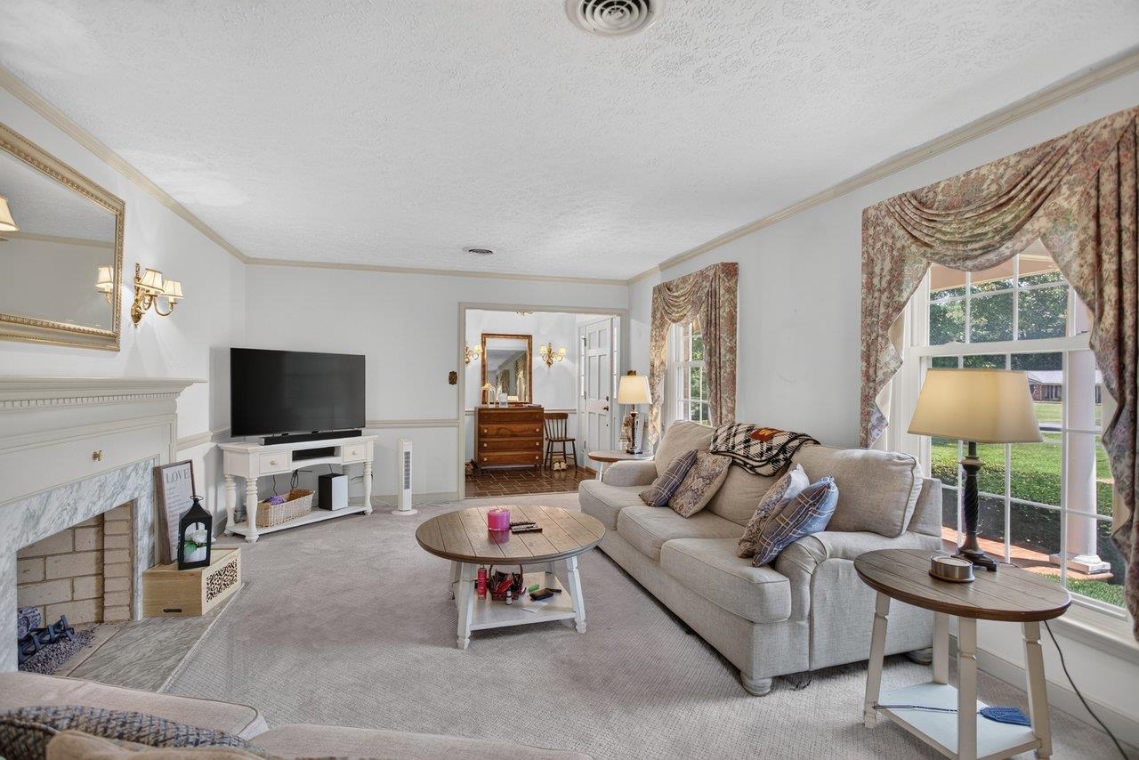 207 CIRCLE VIEW RD, LURAY, Virginia 22835, 4 Bedrooms Bedrooms, ,3 BathroomsBathrooms,Residential,207 CIRCLE VIEW RD,680954 MLS # 680954 207 CIRCLE VIEW RD, LURAY, Virginia 22835, 4 Bedrooms Bedrooms, ,3 BathroomsBathrooms,Residential,207 CIRCLE VIEW RD,680954 MLS # 680954