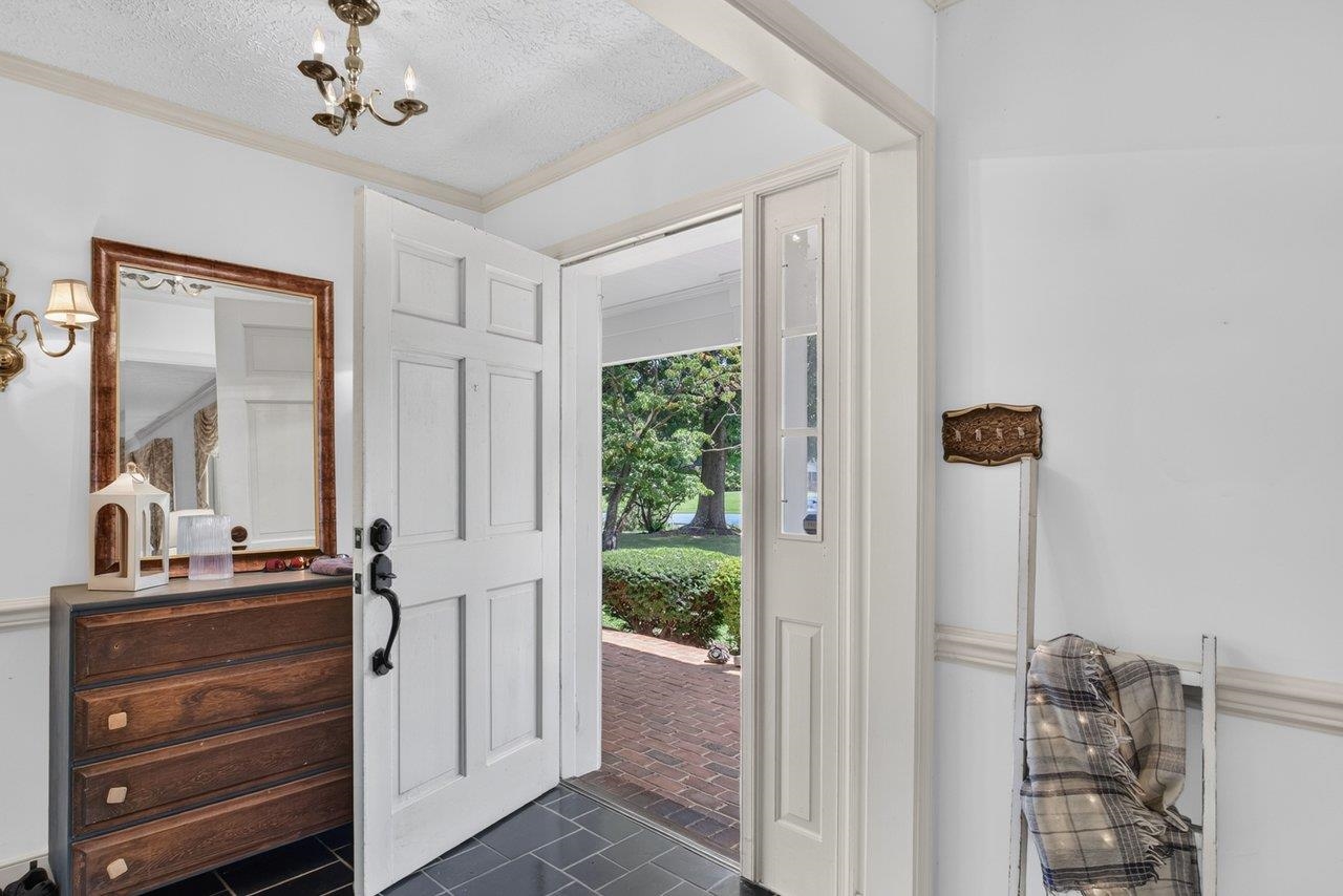 207 CIRCLE VIEW RD, LURAY, Virginia 22835, 4 Bedrooms Bedrooms, ,3 BathroomsBathrooms,Residential,207 CIRCLE VIEW RD,680954 MLS # 680954 207 CIRCLE VIEW RD, LURAY, Virginia 22835, 4 Bedrooms Bedrooms, ,3 BathroomsBathrooms,Residential,207 CIRCLE VIEW RD,680954 MLS # 680954