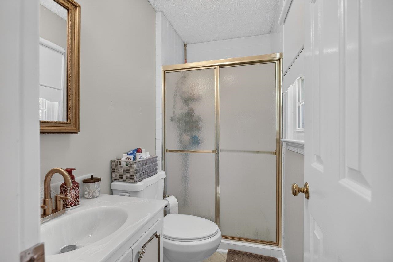 207 CIRCLE VIEW RD, LURAY, Virginia 22835, 4 Bedrooms Bedrooms, ,3 BathroomsBathrooms,Residential,207 CIRCLE VIEW RD,680954 MLS # 680954 207 CIRCLE VIEW RD, LURAY, Virginia 22835, 4 Bedrooms Bedrooms, ,3 BathroomsBathrooms,Residential,207 CIRCLE VIEW RD,680954 MLS # 680954
