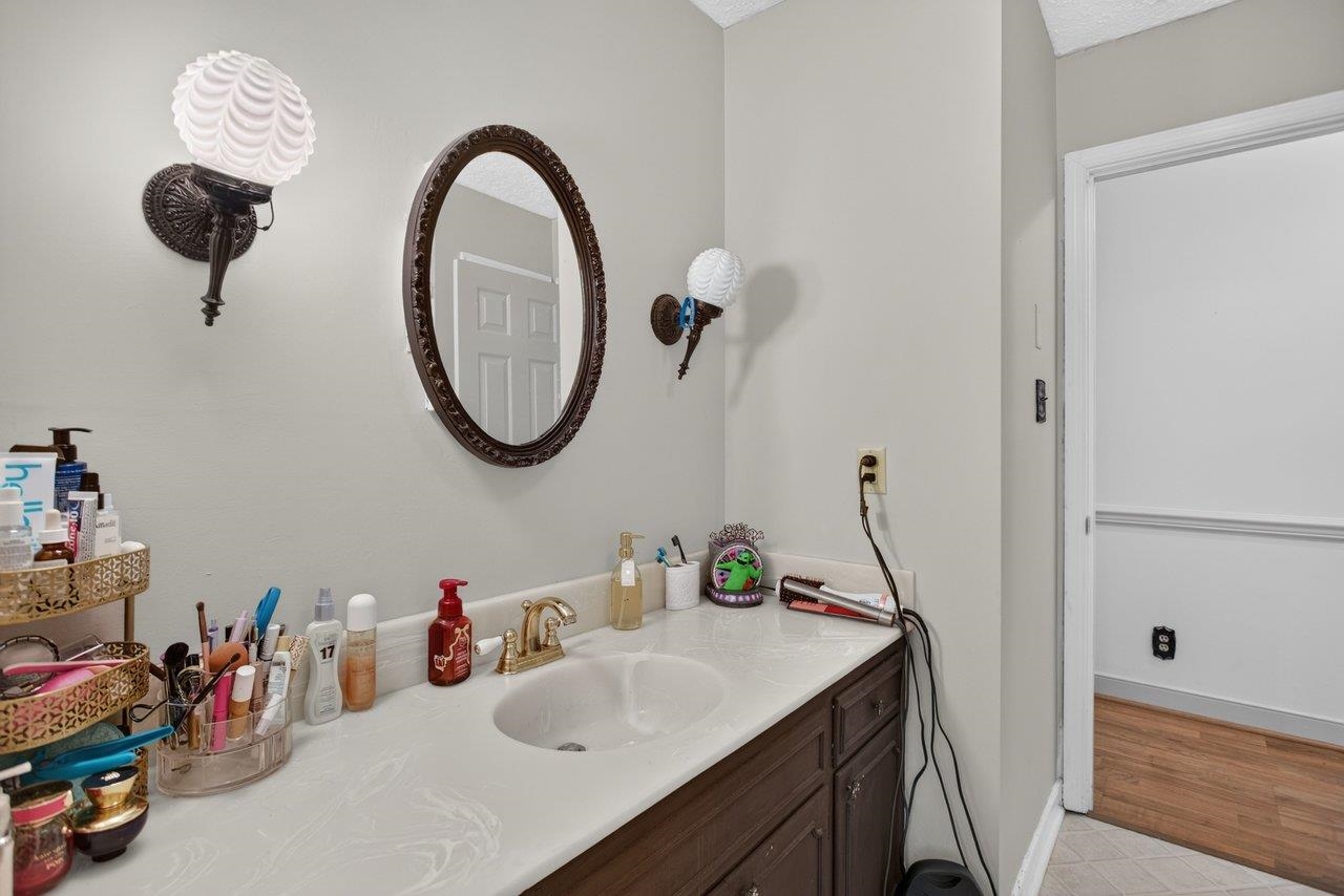 207 CIRCLE VIEW RD, LURAY, Virginia 22835, 4 Bedrooms Bedrooms, ,3 BathroomsBathrooms,Residential,207 CIRCLE VIEW RD,680954 MLS # 680954 207 CIRCLE VIEW RD, LURAY, Virginia 22835, 4 Bedrooms Bedrooms, ,3 BathroomsBathrooms,Residential,207 CIRCLE VIEW RD,680954 MLS # 680954
