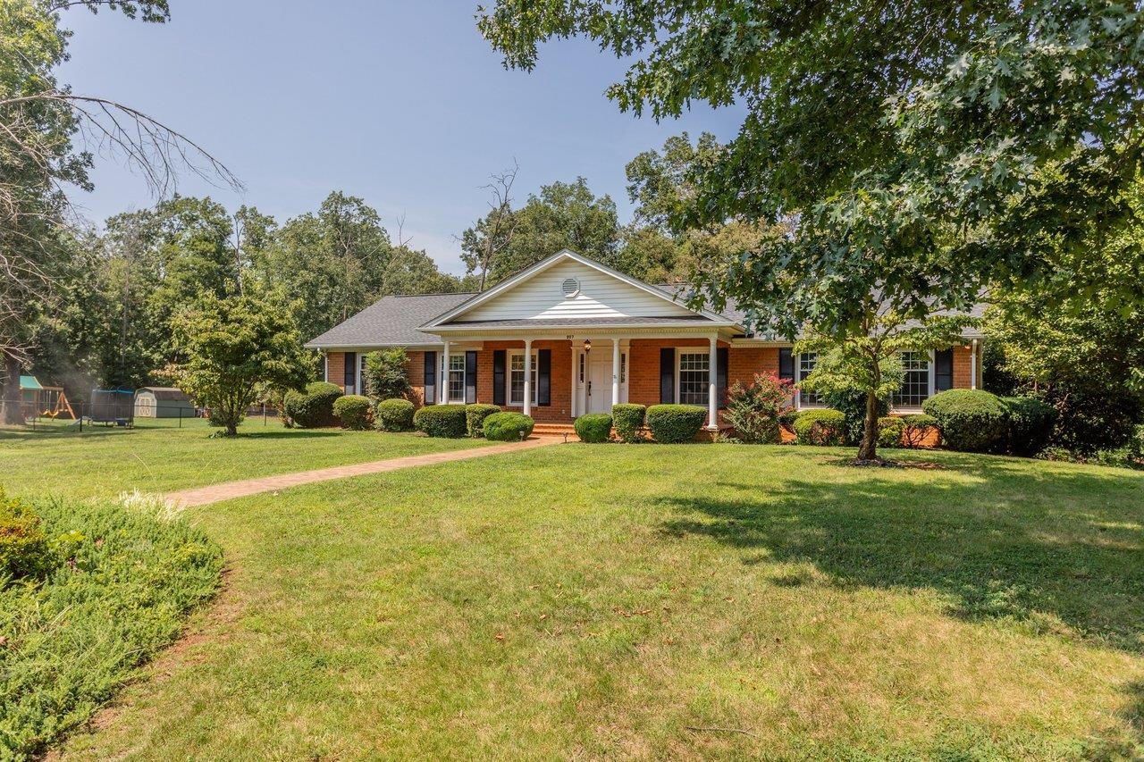 207 CIRCLE VIEW RD, LURAY, Virginia 22835, 4 Bedrooms Bedrooms, ,3 BathroomsBathrooms,Residential,207 CIRCLE VIEW RD,680954 MLS # 680954 207 CIRCLE VIEW RD, LURAY, Virginia 22835, 4 Bedrooms Bedrooms, ,3 BathroomsBathrooms,Residential,207 CIRCLE VIEW RD,680954 MLS # 680954