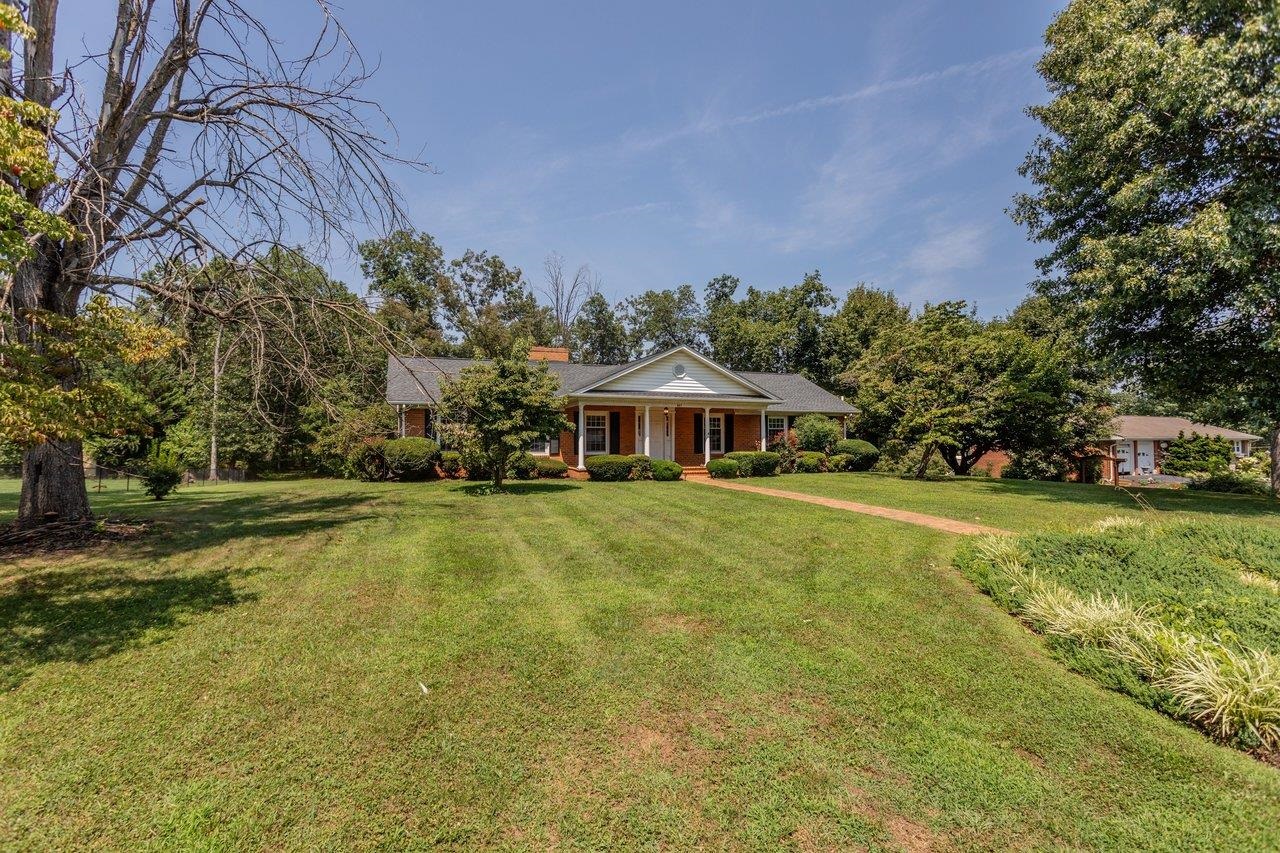 207 CIRCLE VIEW RD, LURAY, Virginia 22835, 4 Bedrooms Bedrooms, ,3 BathroomsBathrooms,Residential,207 CIRCLE VIEW RD,680954 MLS # 680954 207 CIRCLE VIEW RD, LURAY, Virginia 22835, 4 Bedrooms Bedrooms, ,3 BathroomsBathrooms,Residential,207 CIRCLE VIEW RD,680954 MLS # 680954