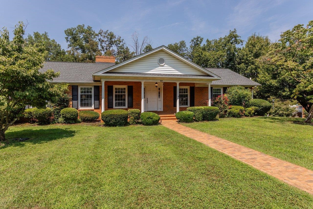207 CIRCLE VIEW RD, LURAY, Virginia 22835, 4 Bedrooms Bedrooms, ,3 BathroomsBathrooms,Residential,207 CIRCLE VIEW RD,680954 MLS # 680954 207 CIRCLE VIEW RD, LURAY, Virginia 22835, 4 Bedrooms Bedrooms, ,3 BathroomsBathrooms,Residential,207 CIRCLE VIEW RD,680954 MLS # 680954
