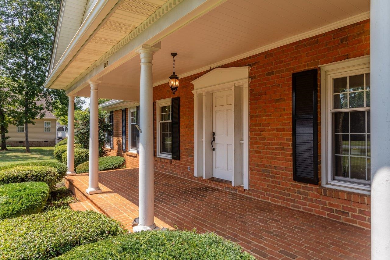 207 CIRCLE VIEW RD, LURAY, Virginia 22835, 4 Bedrooms Bedrooms, ,3 BathroomsBathrooms,Residential,207 CIRCLE VIEW RD,680954 MLS # 680954 207 CIRCLE VIEW RD, LURAY, Virginia 22835, 4 Bedrooms Bedrooms, ,3 BathroomsBathrooms,Residential,207 CIRCLE VIEW RD,680954 MLS # 680954