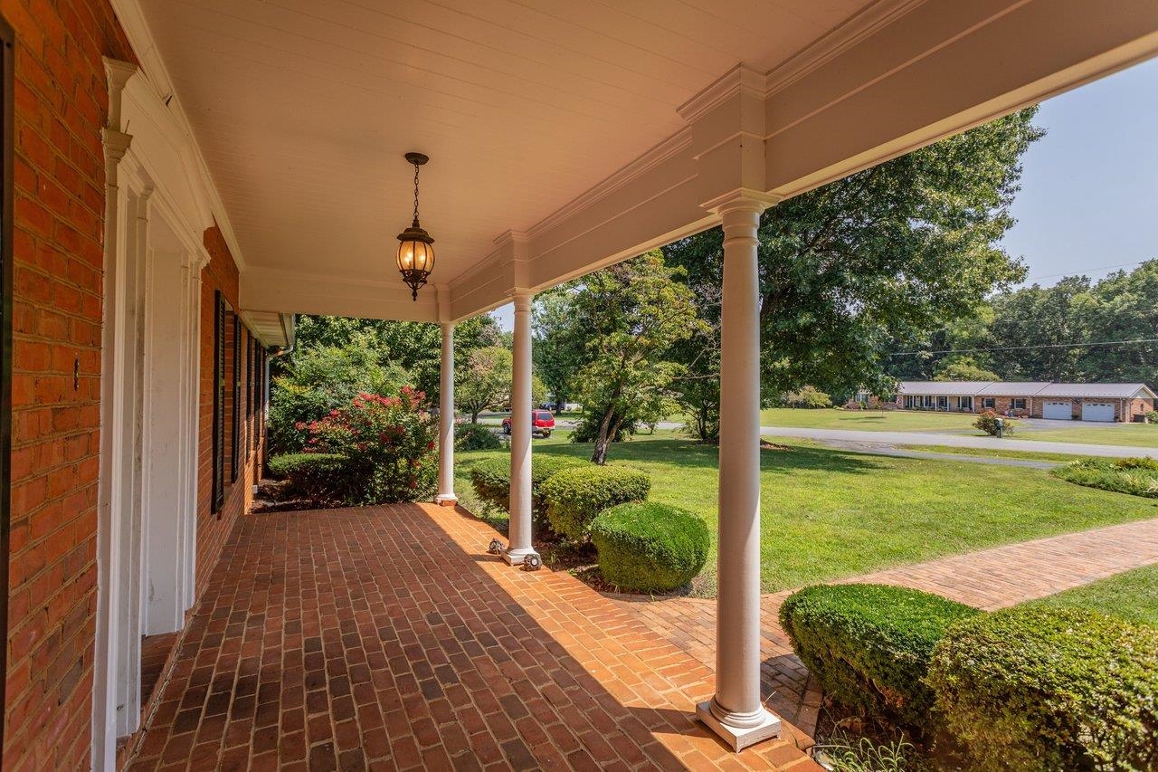 207 CIRCLE VIEW RD, LURAY, Virginia 22835, 4 Bedrooms Bedrooms, ,3 BathroomsBathrooms,Residential,207 CIRCLE VIEW RD,680954 MLS # 680954 207 CIRCLE VIEW RD, LURAY, Virginia 22835, 4 Bedrooms Bedrooms, ,3 BathroomsBathrooms,Residential,207 CIRCLE VIEW RD,680954 MLS # 680954