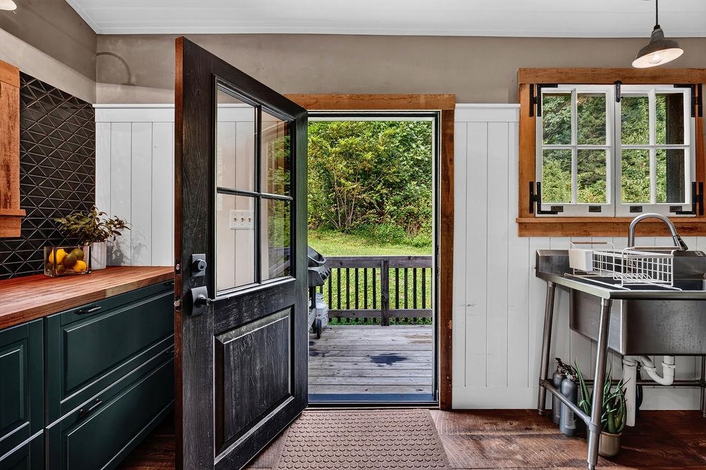 47 ROOSTER RIDGE RD, ROSELAND, Virginia 22967, 1 Bedroom Bedrooms, ,1 BathroomBathrooms,Residential,47 ROOSTER RIDGE RD,680956 MLS # 680956