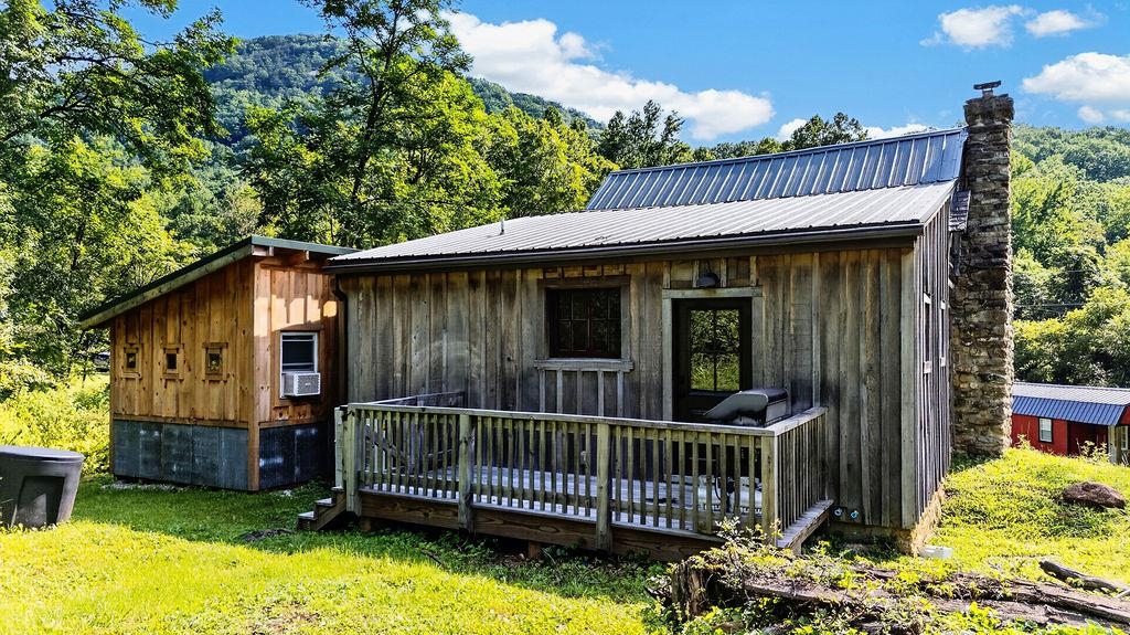 47 ROOSTER RIDGE RD, ROSELAND, Virginia 22967, 1 Bedroom Bedrooms, ,1 BathroomBathrooms,Residential,47 ROOSTER RIDGE RD,680956 MLS # 680956