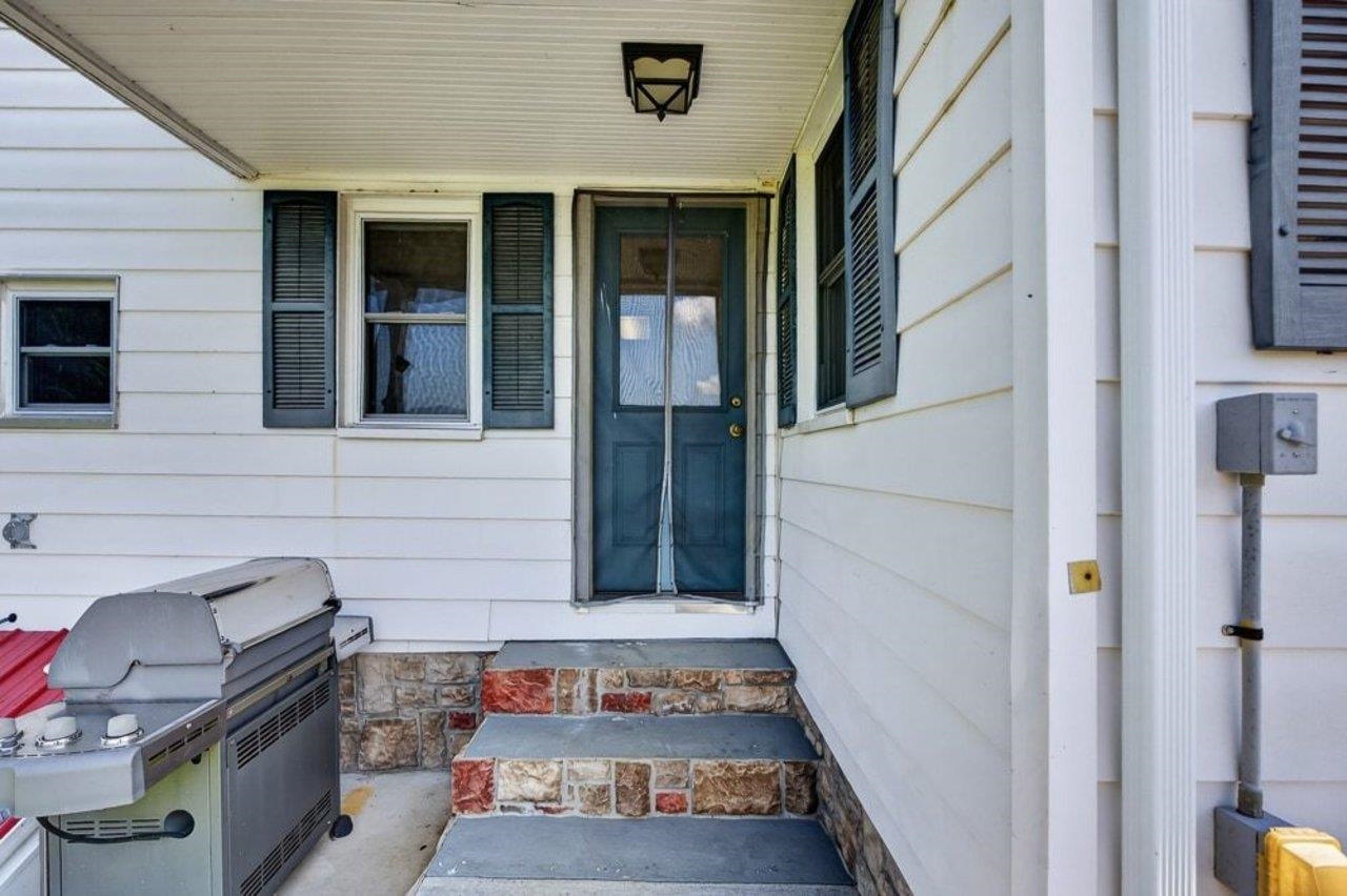 467 VISTA VIEW RD, STANLEY, Virginia 22851, 4 Bedrooms Bedrooms, ,3 BathroomsBathrooms,Residential,467 VISTA VIEW RD,680966 MLS # 680966 467 VISTA VIEW RD, STANLEY, Virginia 22851, 4 Bedrooms Bedrooms, ,3 BathroomsBathrooms,Residential,467 VISTA VIEW RD,680966 MLS # 680966