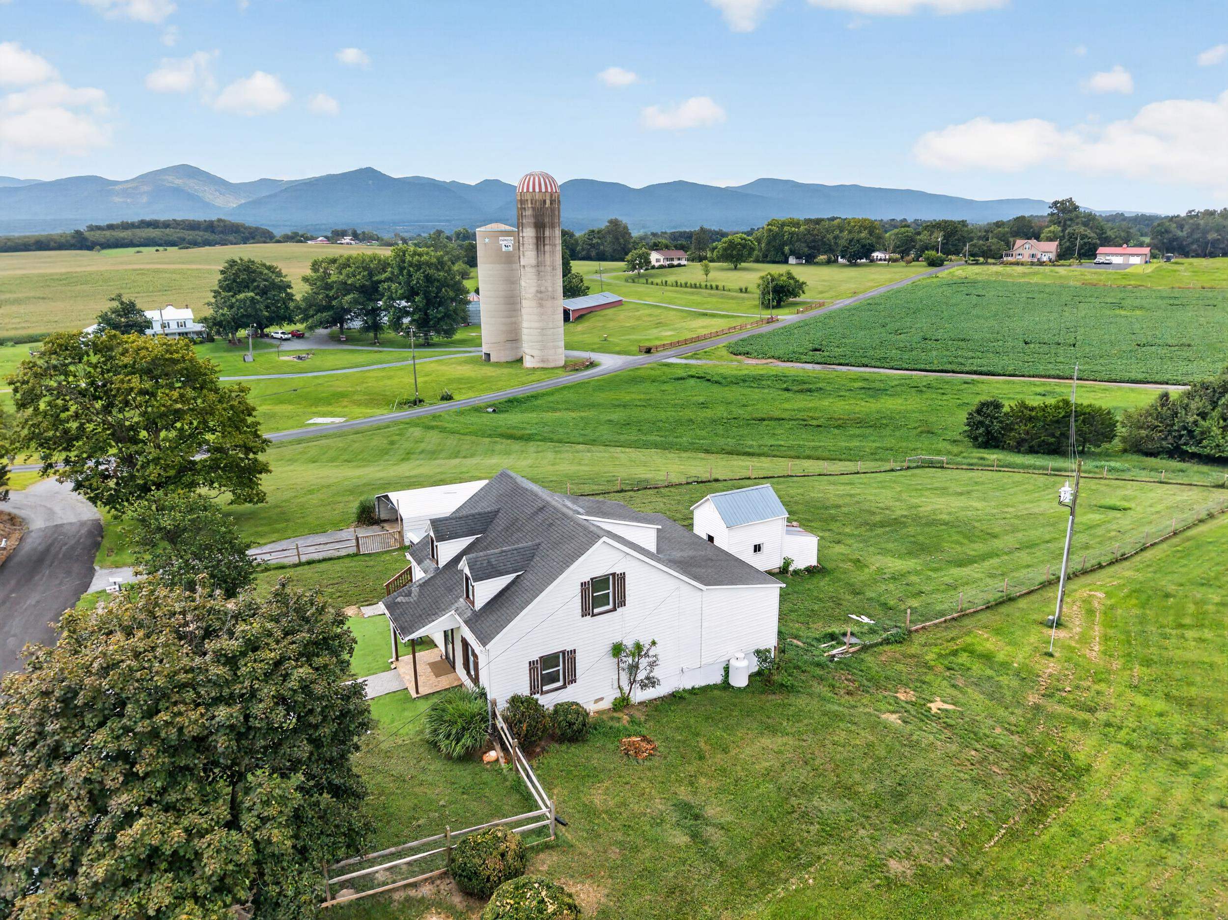 9718 VALLEY VIEW RD, MCGAHEYSVILLE, Virginia 22840, 3 Bedrooms Bedrooms, ,2 BathroomsBathrooms,Residential,9718 VALLEY VIEW RD,680977 MLS # 680977