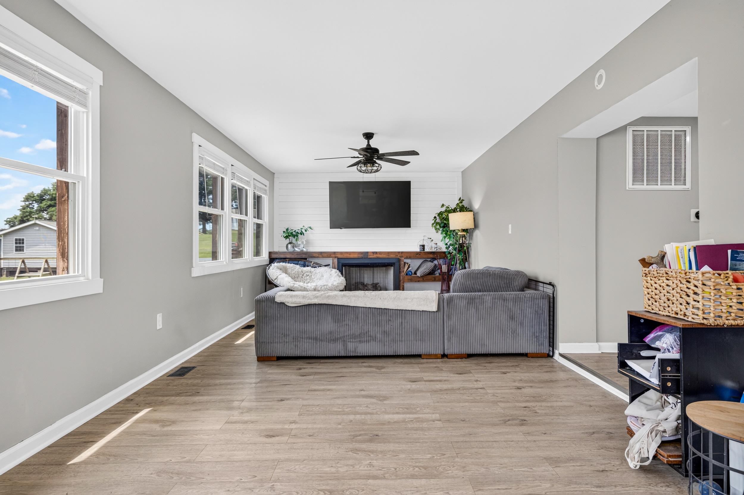 9718 VALLEY VIEW RD, MCGAHEYSVILLE, Virginia 22840, 3 Bedrooms Bedrooms, ,2 BathroomsBathrooms,Residential,9718 VALLEY VIEW RD,680977 MLS # 680977 9718 VALLEY VIEW RD, MCGAHEYSVILLE, Virginia 22840, 3 Bedrooms Bedrooms, ,2 BathroomsBathrooms,Residential,9718 VALLEY VIEW RD,680977 MLS # 680977