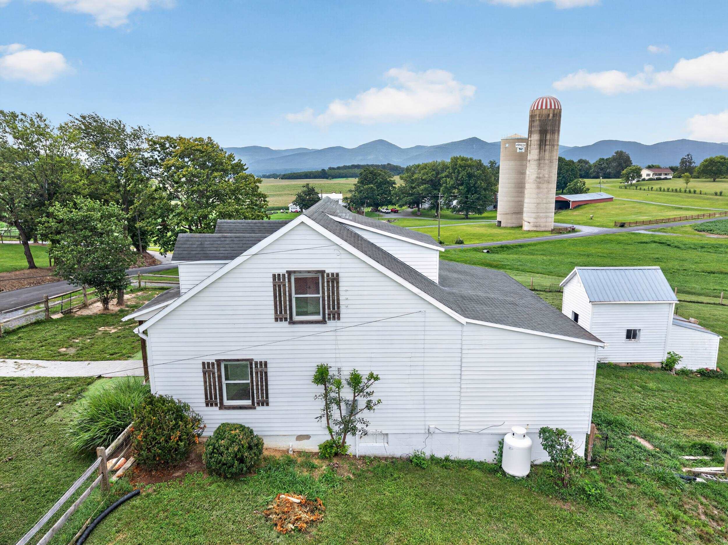 9718 VALLEY VIEW RD, MCGAHEYSVILLE, Virginia 22840, 3 Bedrooms Bedrooms, ,2 BathroomsBathrooms,Residential,9718 VALLEY VIEW RD,680977 MLS # 680977 9718 VALLEY VIEW RD, MCGAHEYSVILLE, Virginia 22840, 3 Bedrooms Bedrooms, ,2 BathroomsBathrooms,Residential,9718 VALLEY VIEW RD,680977 MLS # 680977