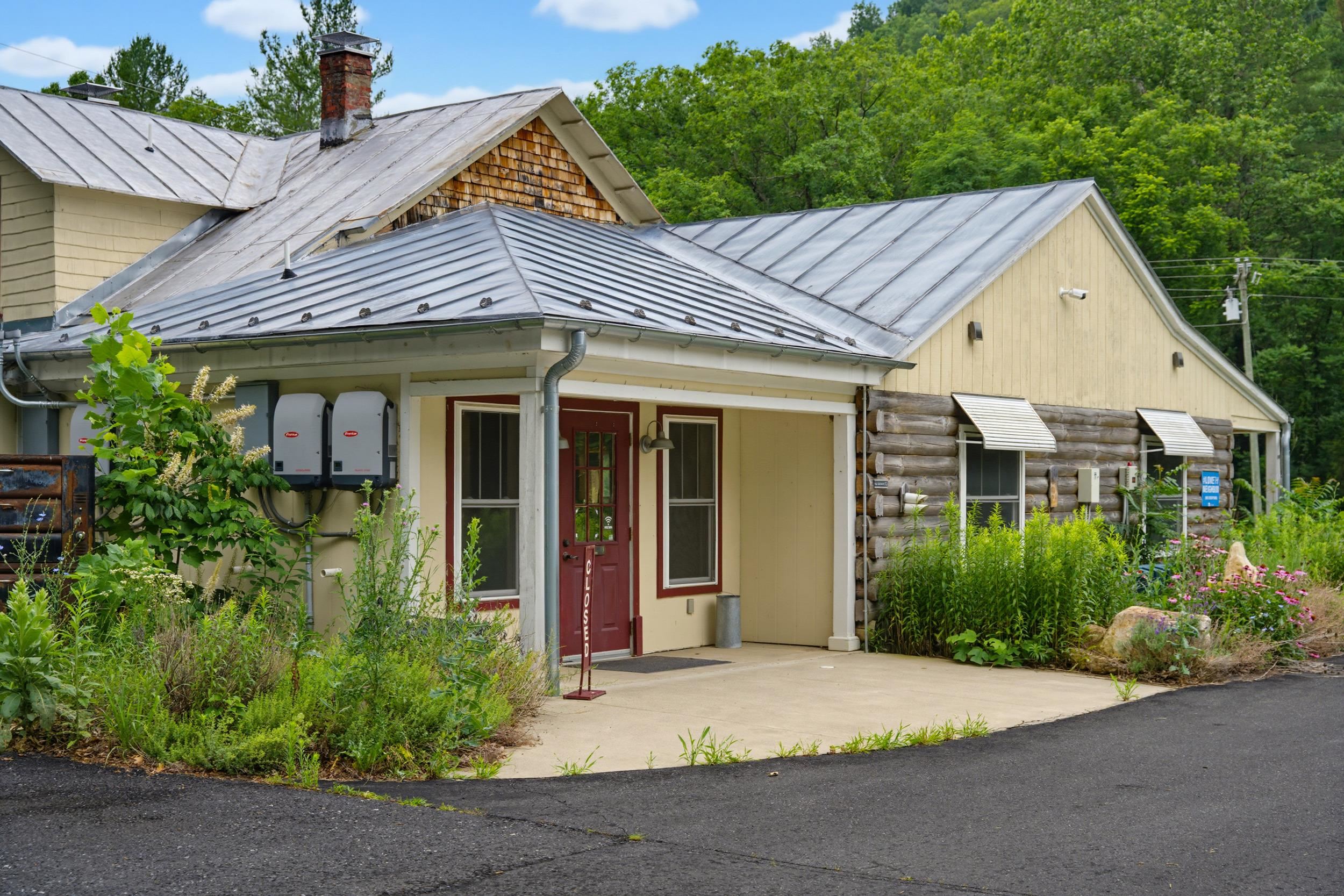 2175 HANKEY MOUNTAIN HWY, CHURCHVILLE, Virginia 24421, 3 Bedrooms Bedrooms, ,1 BathroomBathrooms,Residential,2175 HANKEY MOUNTAIN HWY,680994 MLS # 680994 2175 HANKEY MOUNTAIN HWY, CHURCHVILLE, Virginia 24421, 3 Bedrooms Bedrooms, ,1 BathroomBathrooms,Residential,2175 HANKEY MOUNTAIN HWY,680994 MLS # 680994