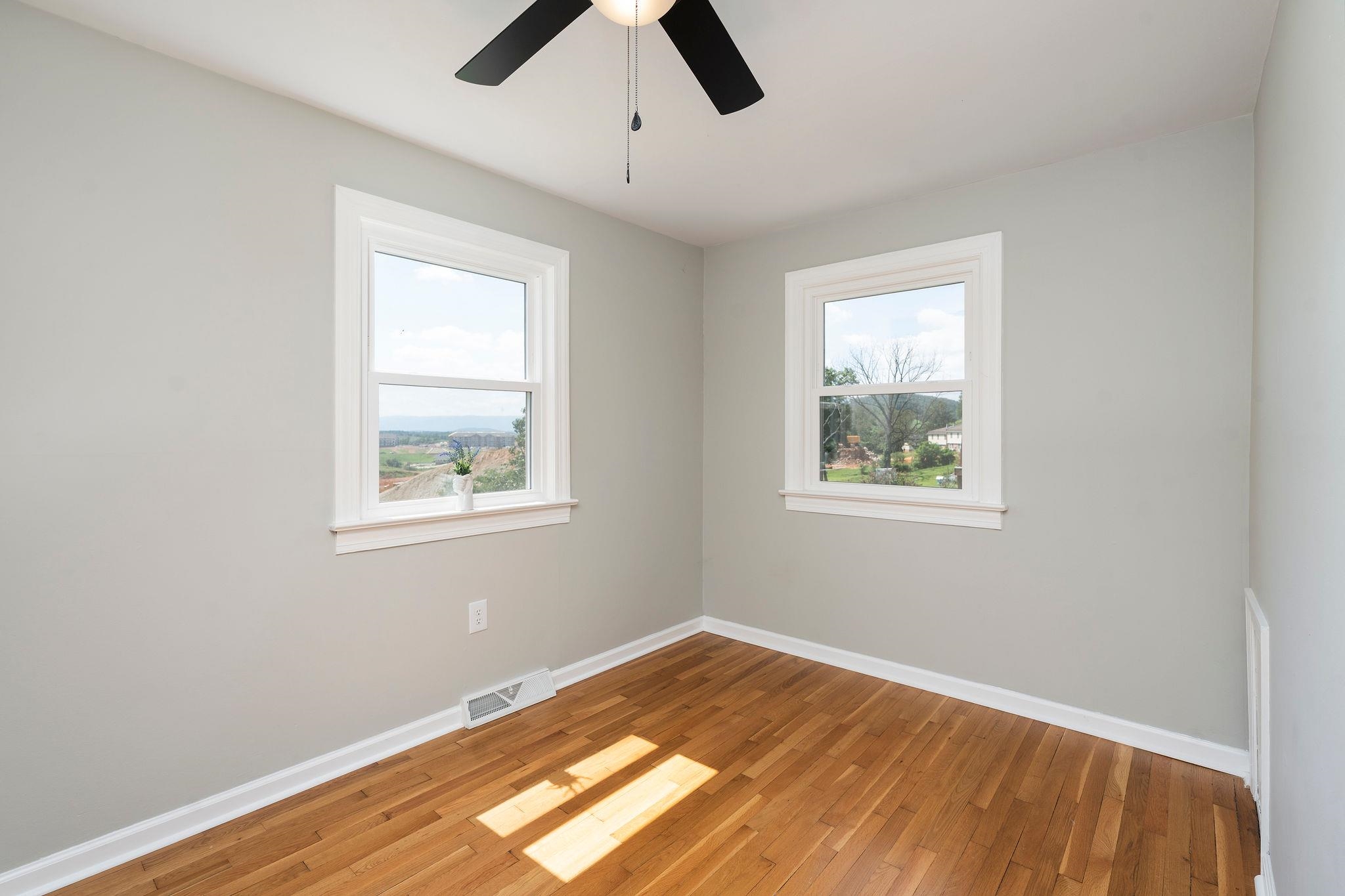 372 FRONTIER DR, STAUNTON, Virginia 24401, 3 Bedrooms Bedrooms, ,1 BathroomBathrooms,Residential,372 FRONTIER DR,680997 MLS # 680997 372 FRONTIER DR, STAUNTON, Virginia 24401, 3 Bedrooms Bedrooms, ,1 BathroomBathrooms,Residential,372 FRONTIER DR,680997 MLS # 680997