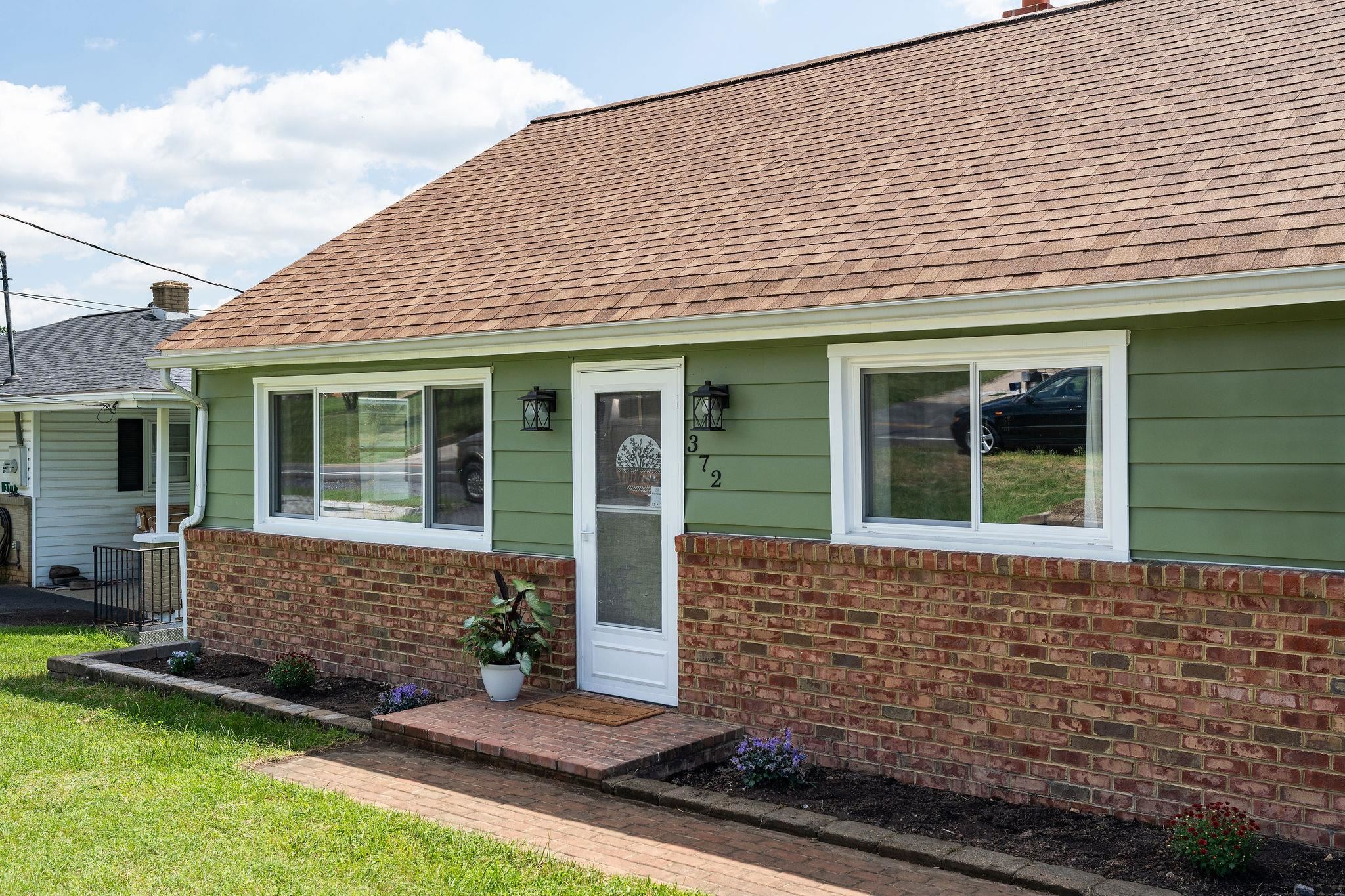 372 FRONTIER DR, STAUNTON, Virginia 24401, 3 Bedrooms Bedrooms, ,1 BathroomBathrooms,Residential,372 FRONTIER DR,680997 MLS # 680997 372 FRONTIER DR, STAUNTON, Virginia 24401, 3 Bedrooms Bedrooms, ,1 BathroomBathrooms,Residential,372 FRONTIER DR,680997 MLS # 680997