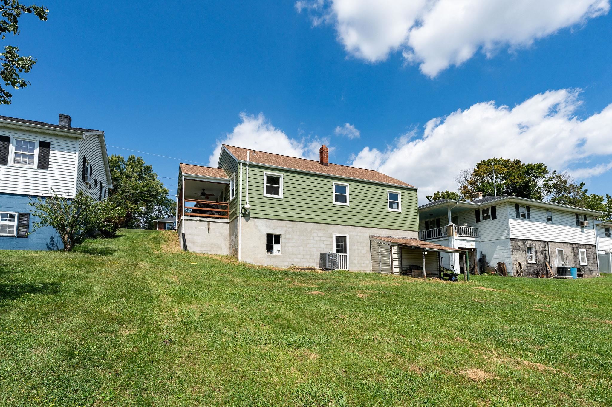 372 FRONTIER DR, STAUNTON, Virginia 24401, 3 Bedrooms Bedrooms, ,1 BathroomBathrooms,Residential,372 FRONTIER DR,680997 MLS # 680997 372 FRONTIER DR, STAUNTON, Virginia 24401, 3 Bedrooms Bedrooms, ,1 BathroomBathrooms,Residential,372 FRONTIER DR,680997 MLS # 680997