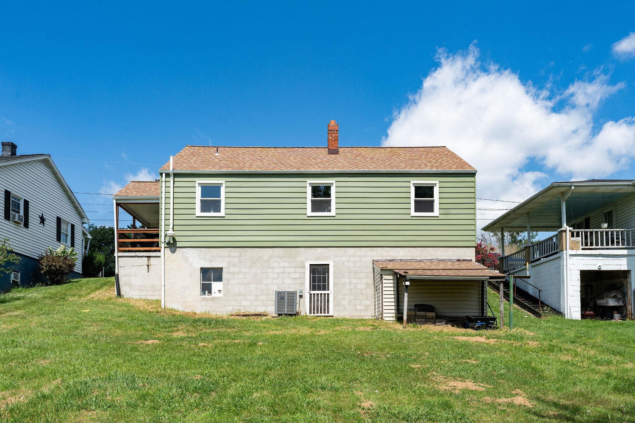 372 FRONTIER DR, STAUNTON, Virginia 24401, 3 Bedrooms Bedrooms, ,1 BathroomBathrooms,Residential,372 FRONTIER DR,680997 MLS # 680997 372 FRONTIER DR, STAUNTON, Virginia 24401, 3 Bedrooms Bedrooms, ,1 BathroomBathrooms,Residential,372 FRONTIER DR,680997 MLS # 680997