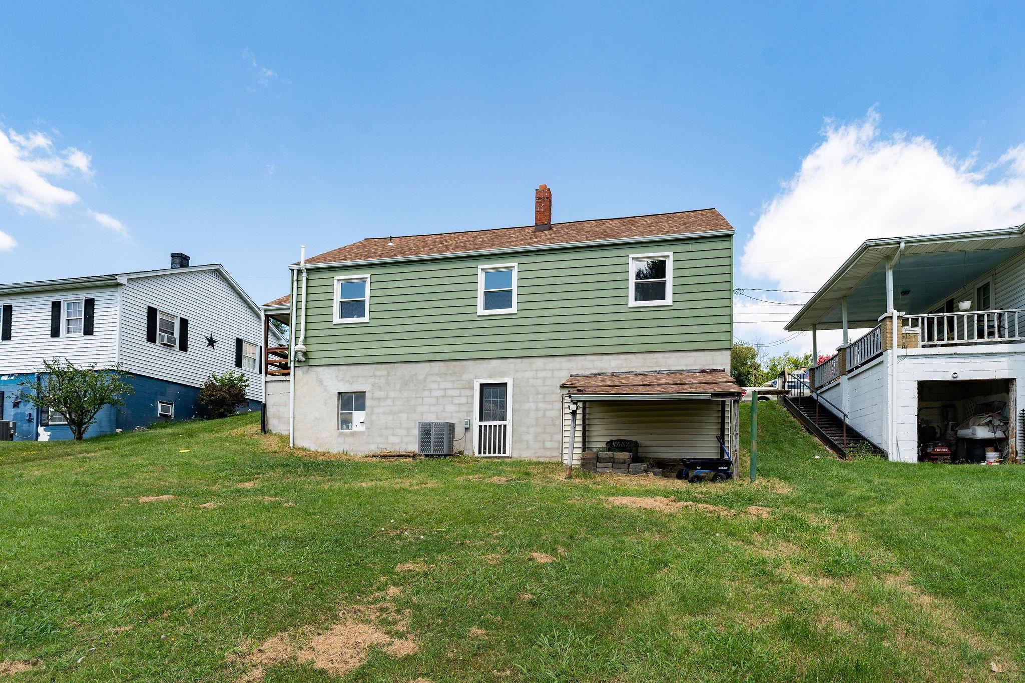 372 FRONTIER DR, STAUNTON, Virginia 24401, 3 Bedrooms Bedrooms, ,1 BathroomBathrooms,Residential,372 FRONTIER DR,680997 MLS # 680997 372 FRONTIER DR, STAUNTON, Virginia 24401, 3 Bedrooms Bedrooms, ,1 BathroomBathrooms,Residential,372 FRONTIER DR,680997 MLS # 680997