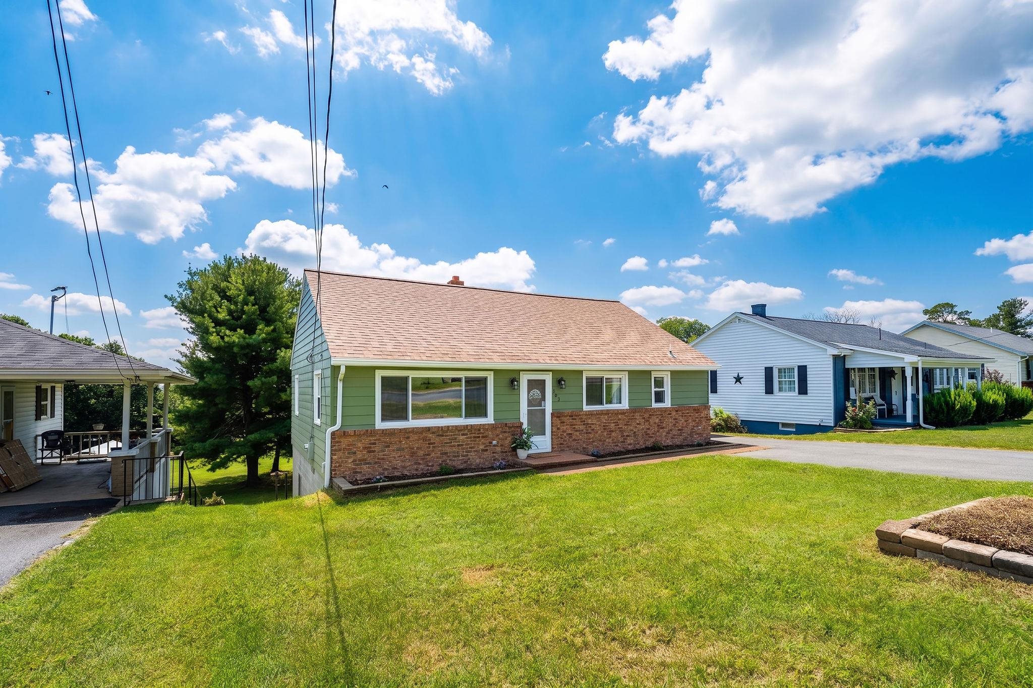 372 FRONTIER DR, STAUNTON, Virginia 24401, 3 Bedrooms Bedrooms, ,1 BathroomBathrooms,Residential,372 FRONTIER DR,680997 MLS # 680997 372 FRONTIER DR, STAUNTON, Virginia 24401, 3 Bedrooms Bedrooms, ,1 BathroomBathrooms,Residential,372 FRONTIER DR,680997 MLS # 680997