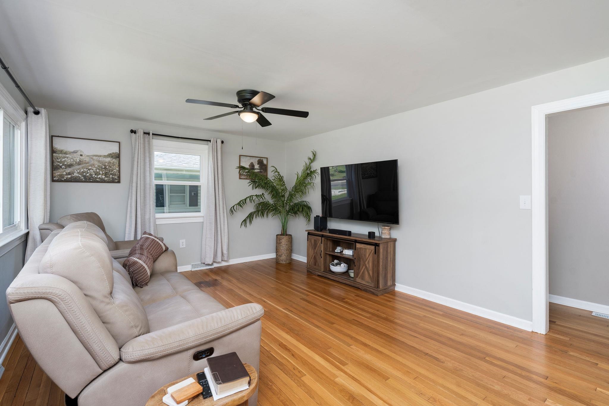 372 FRONTIER DR, STAUNTON, Virginia 24401, 3 Bedrooms Bedrooms, ,1 BathroomBathrooms,Residential,372 FRONTIER DR,680997 MLS # 680997 372 FRONTIER DR, STAUNTON, Virginia 24401, 3 Bedrooms Bedrooms, ,1 BathroomBathrooms,Residential,372 FRONTIER DR,680997 MLS # 680997