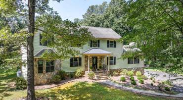 5880 EMERALD LN, CHARLOTTESVILLE, Virginia 22903, 4 Bedrooms Bedrooms, ,3 BathroomsBathrooms,Residential,5880 EMERALD LN,681000 MLS # 681000