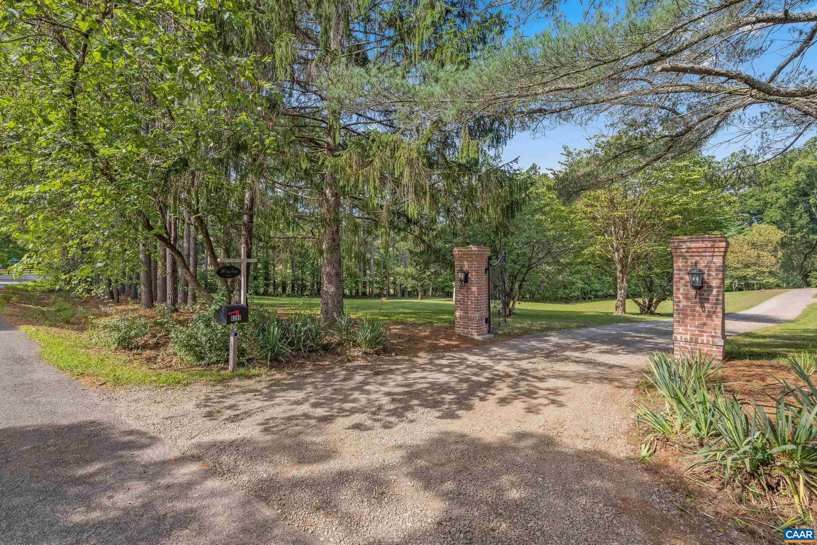 6280 BLENHEIM RD, SCOTTSVILLE, Virginia 24590, 4 Bedrooms Bedrooms, ,4 BathroomsBathrooms,Residential,6280 BLENHEIM RD,681001 MLS # 681001 6280 BLENHEIM RD, SCOTTSVILLE, Virginia 24590, 4 Bedrooms Bedrooms, ,4 BathroomsBathrooms,Residential,6280 BLENHEIM RD,681001 MLS # 681001