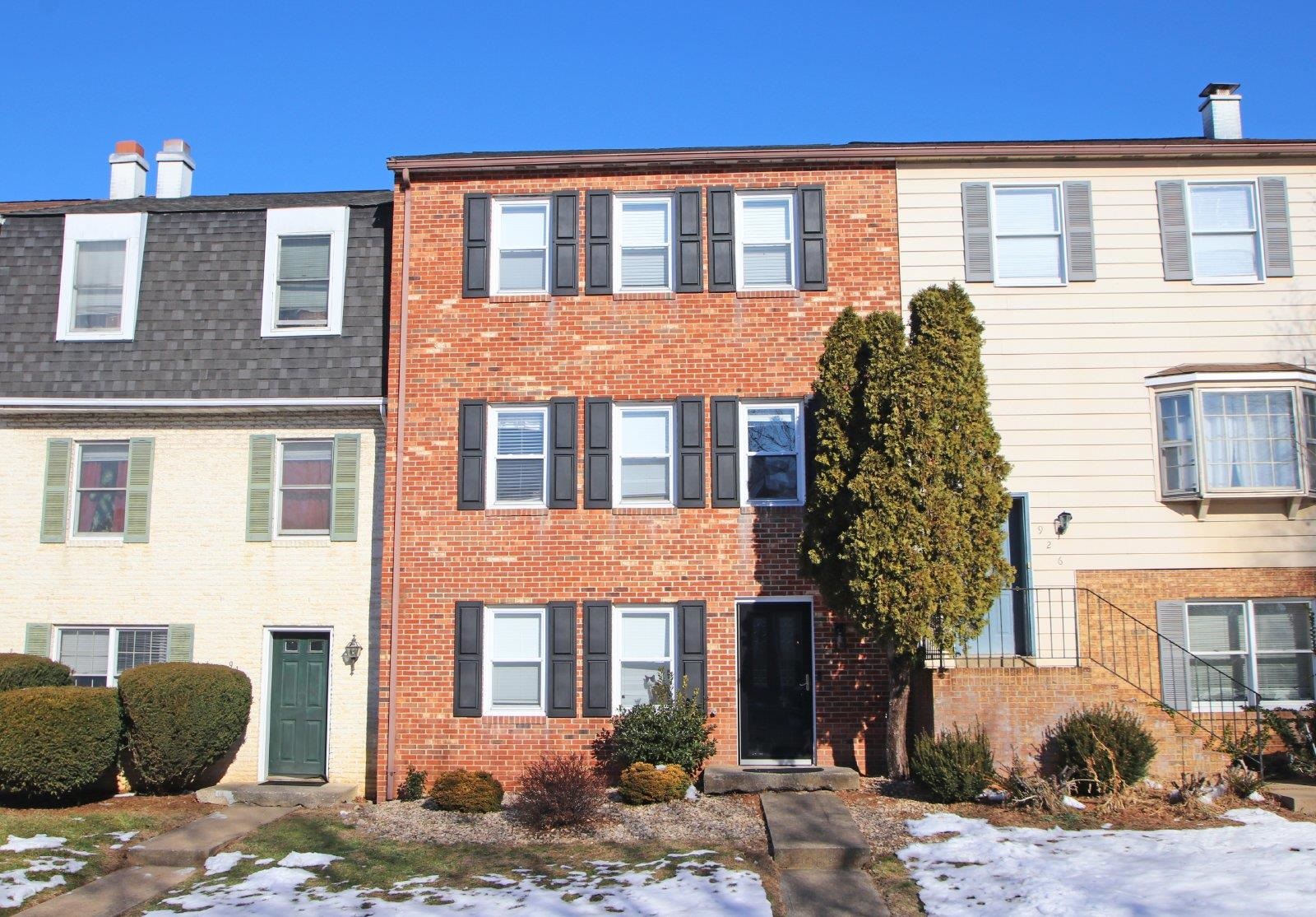 922 MEADOWLARK DR, HARRISONBURG, Virginia 22802, 3 Bedrooms Bedrooms, ,2 BathroomsBathrooms,Residential,922 MEADOWLARK DR,681004 MLS # 681004 922 MEADOWLARK DR, HARRISONBURG, Virginia 22802, 3 Bedrooms Bedrooms, ,2 BathroomsBathrooms,Residential,922 MEADOWLARK DR,681004 MLS # 681004
