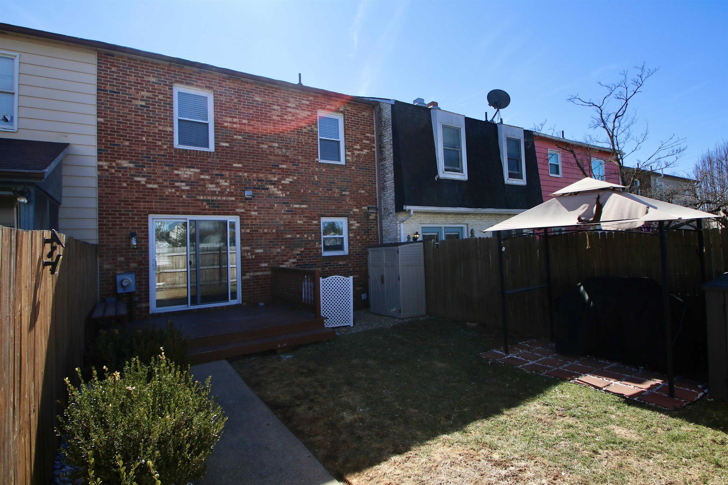 922 MEADOWLARK DR, HARRISONBURG, Virginia 22802, 3 Bedrooms Bedrooms, ,2 BathroomsBathrooms,Residential,922 MEADOWLARK DR,681004 MLS # 681004 922 MEADOWLARK DR, HARRISONBURG, Virginia 22802, 3 Bedrooms Bedrooms, ,2 BathroomsBathrooms,Residential,922 MEADOWLARK DR,681004 MLS # 681004