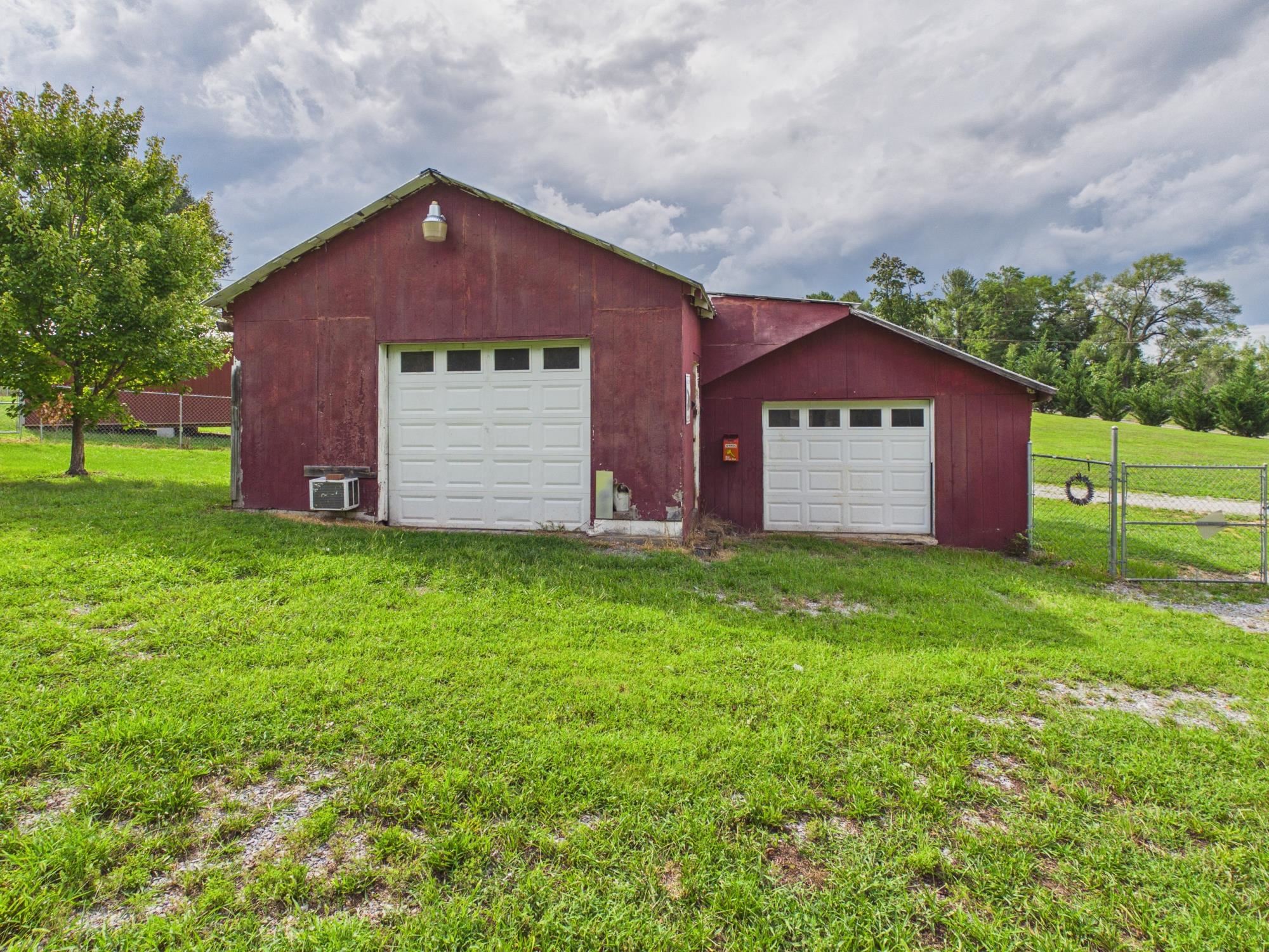 229 ANTHONY ST, STAUNTON, Virginia 24401, ,Commercial,229 ANTHONY ST,681007 MLS # 681007