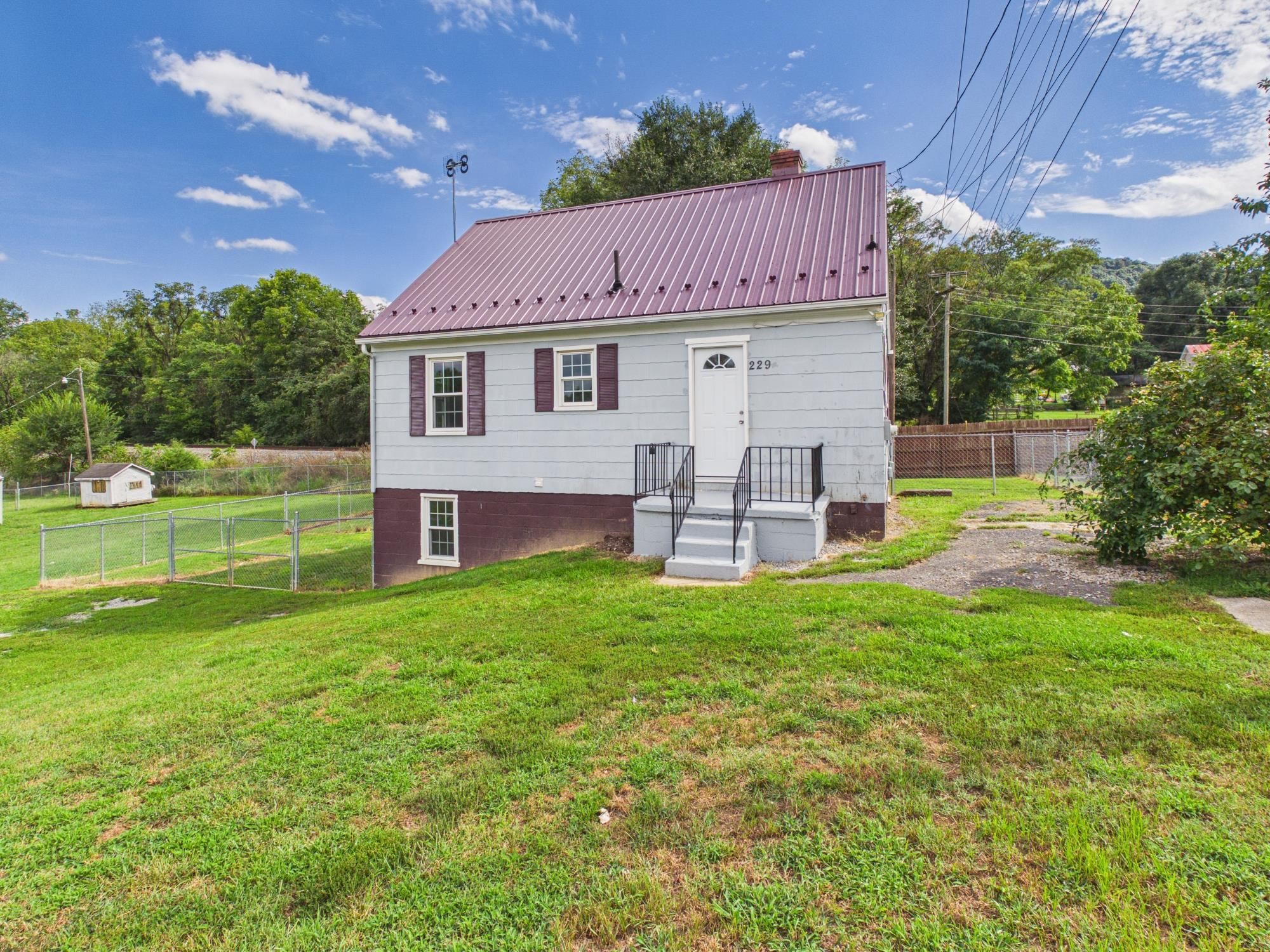 229 ANTHONY ST, STAUNTON, Virginia 24401, ,Commercial,229 ANTHONY ST,681007 MLS # 681007