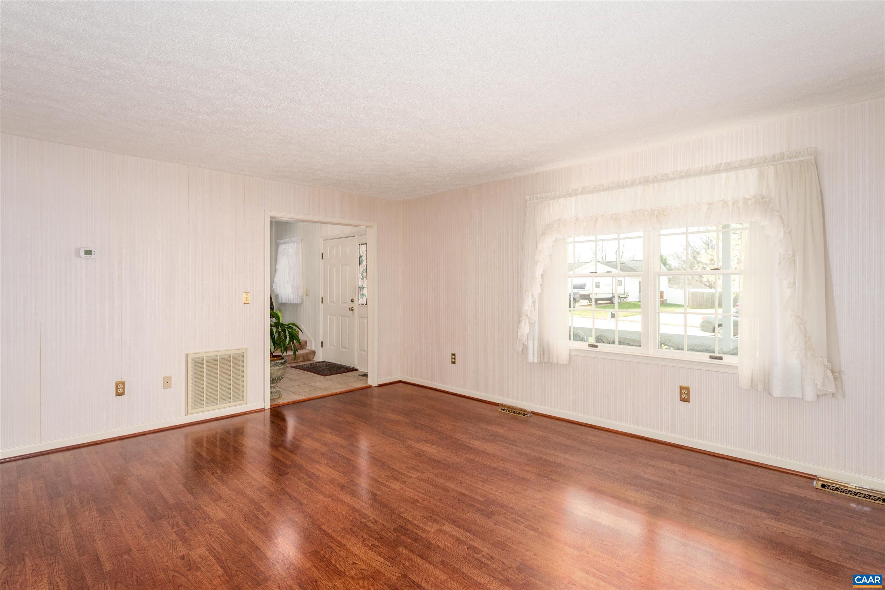 252 FLINT MOUNTAIN DR, STUARTS DRAFT, Virginia 24477, 3 Bedrooms Bedrooms, ,2 BathroomsBathrooms,Residential,252 FLINT MOUNTAIN DR,674977 MLS # 674977 252 FLINT MOUNTAIN DR, STUARTS DRAFT, Virginia 24477, 3 Bedrooms Bedrooms, ,2 BathroomsBathrooms,Residential,252 FLINT MOUNTAIN DR,674977 MLS # 674977