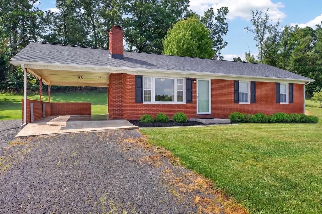 484 GALENA RD, STAUNTON, Virginia 24401, 3 Bedrooms Bedrooms, ,2 BathroomsBathrooms,Residential,484 GALENA RD,679048 MLS # 679048 484 GALENA RD, STAUNTON, Virginia 24401, 3 Bedrooms Bedrooms, ,2 BathroomsBathrooms,Residential,484 GALENA RD,679048 MLS # 679048