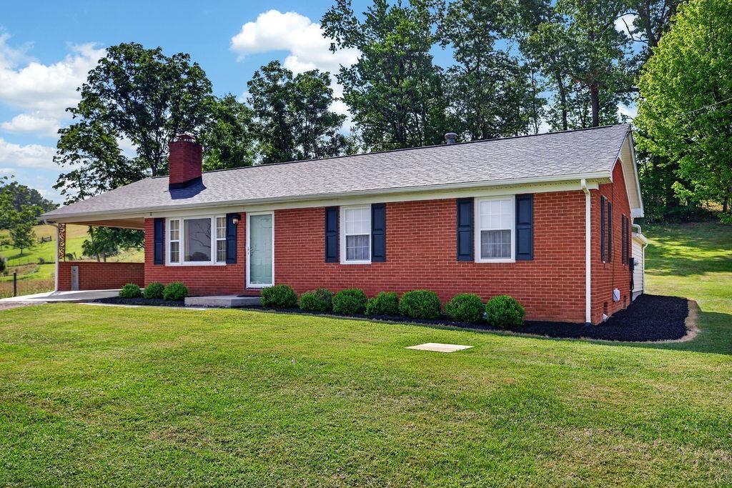 484 GALENA RD, STAUNTON, Virginia 24401, 3 Bedrooms Bedrooms, ,2 BathroomsBathrooms,Residential,484 GALENA RD,679048 MLS # 679048 484 GALENA RD, STAUNTON, Virginia 24401, 3 Bedrooms Bedrooms, ,2 BathroomsBathrooms,Residential,484 GALENA RD,679048 MLS # 679048