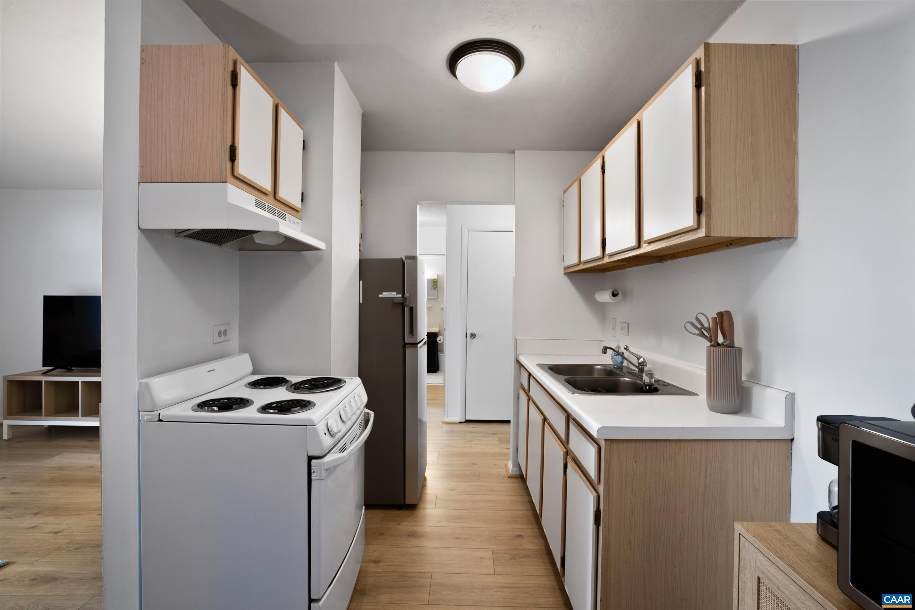 1800 JEFFERSON PARK AVE, CHARLOTTESVILLE, Virginia 22903, 1 Bedroom Bedrooms, ,1 BathroomBathrooms,Residential,1800 JEFFERSON PARK AVE,681002 MLS # 681002 1800 JEFFERSON PARK AVE, CHARLOTTESVILLE, Virginia 22903, 1 Bedroom Bedrooms, ,1 BathroomBathrooms,Residential,1800 JEFFERSON PARK AVE,681002 MLS # 681002